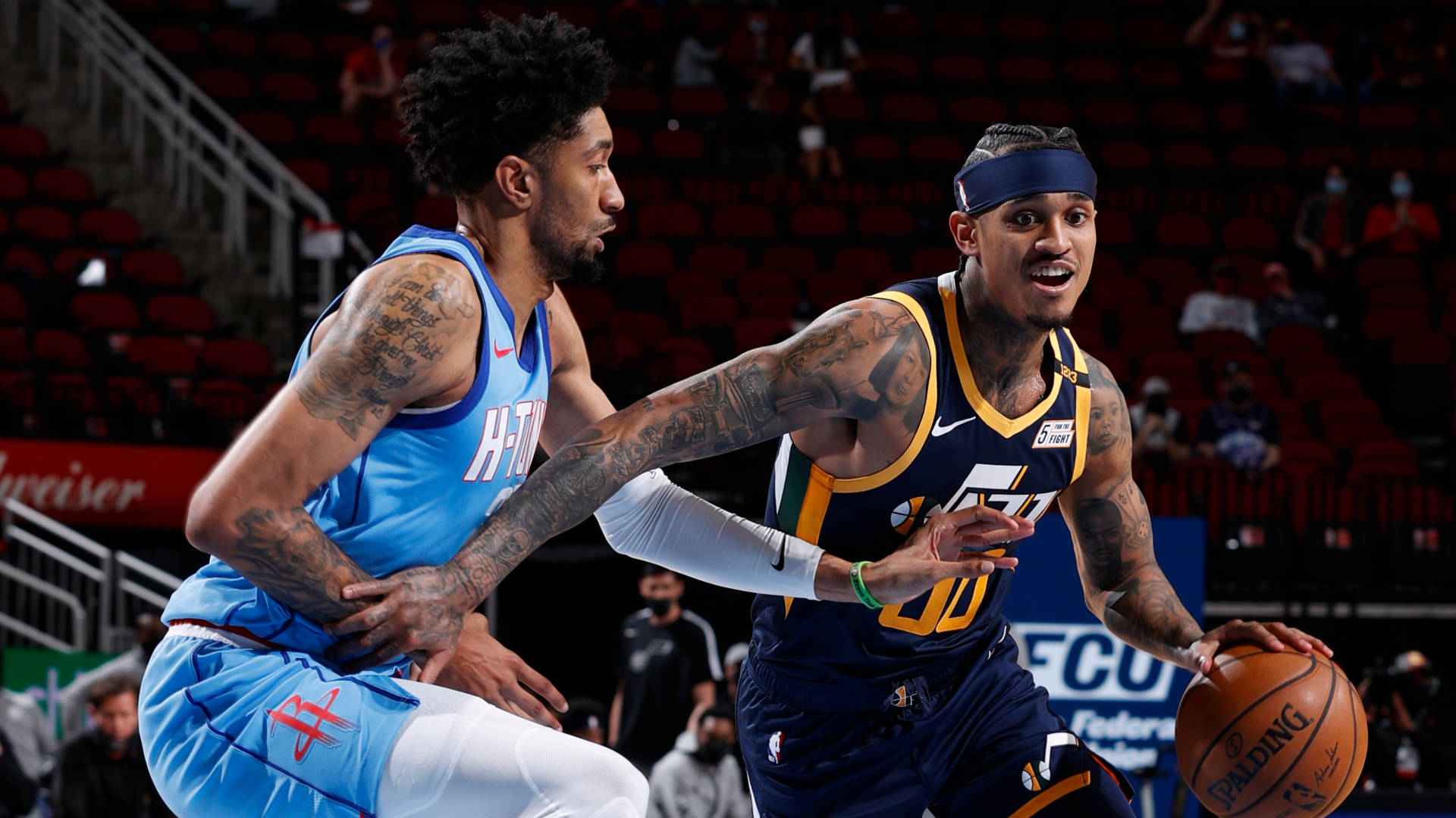 Mchezaji wa Basketball Jordan Clarkson Anayejulikana Picha ya Ukuta