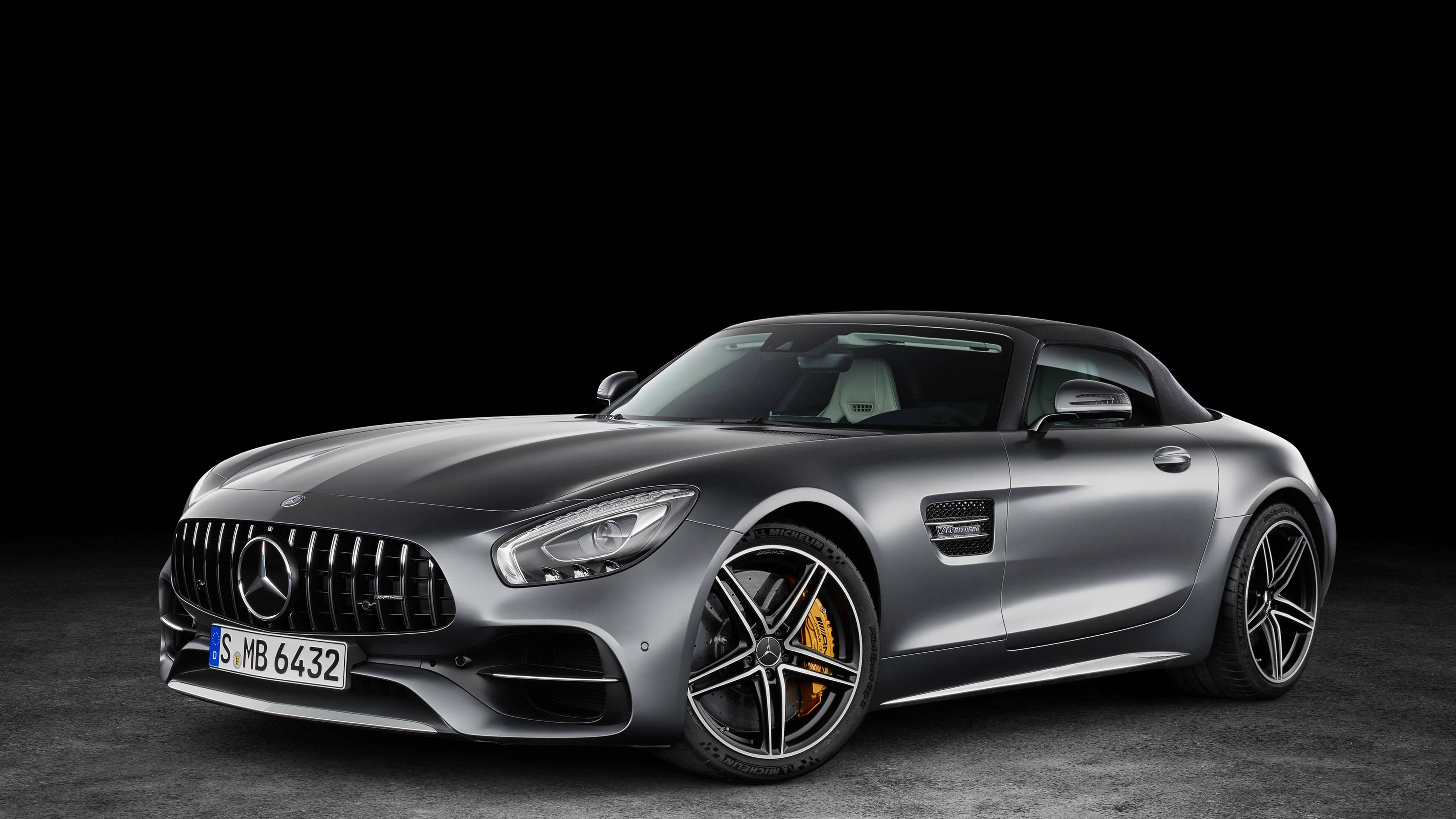 Mercedes AMG 4K Fedha Aesthetic Gari Picha ya Ukuta
