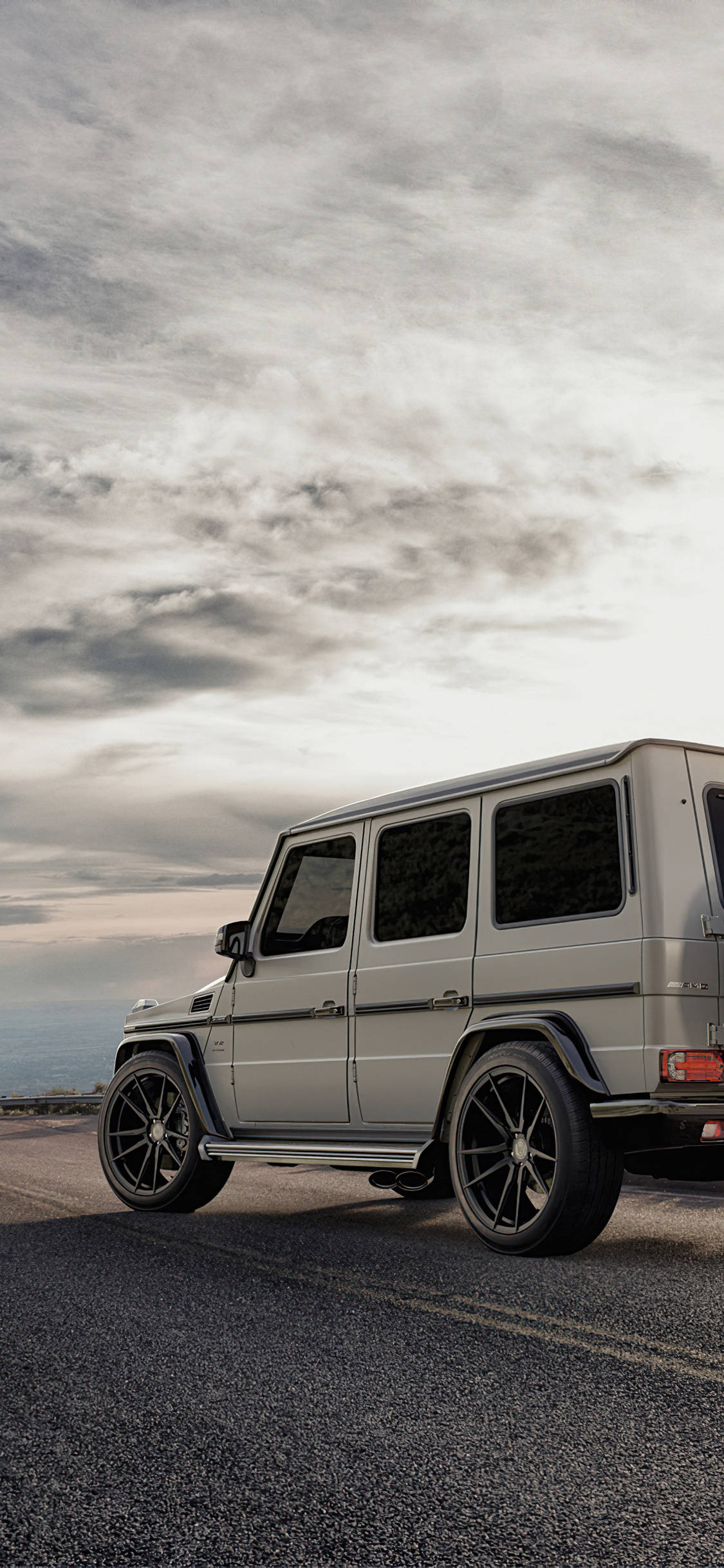 Mercedes Benz Nyeupe Wagon iPhone Picha ya Ukuta
