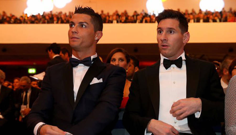 Messi na Ronaldo Wamekaa 4K Picha ya Ukuta
