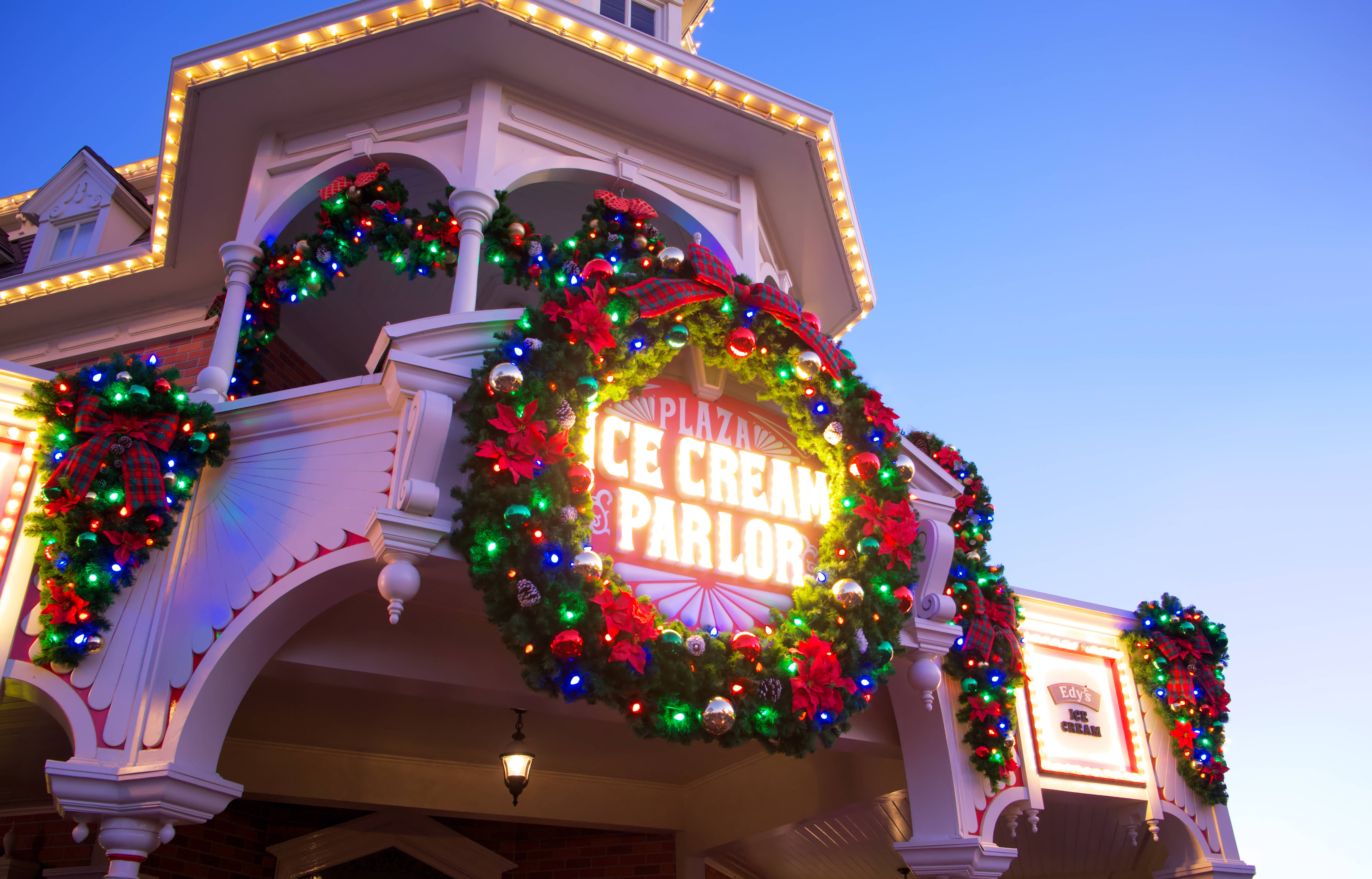 Mgahawa wa Ice Cream wa Krismasi wa Disney Picha ya Ukuta