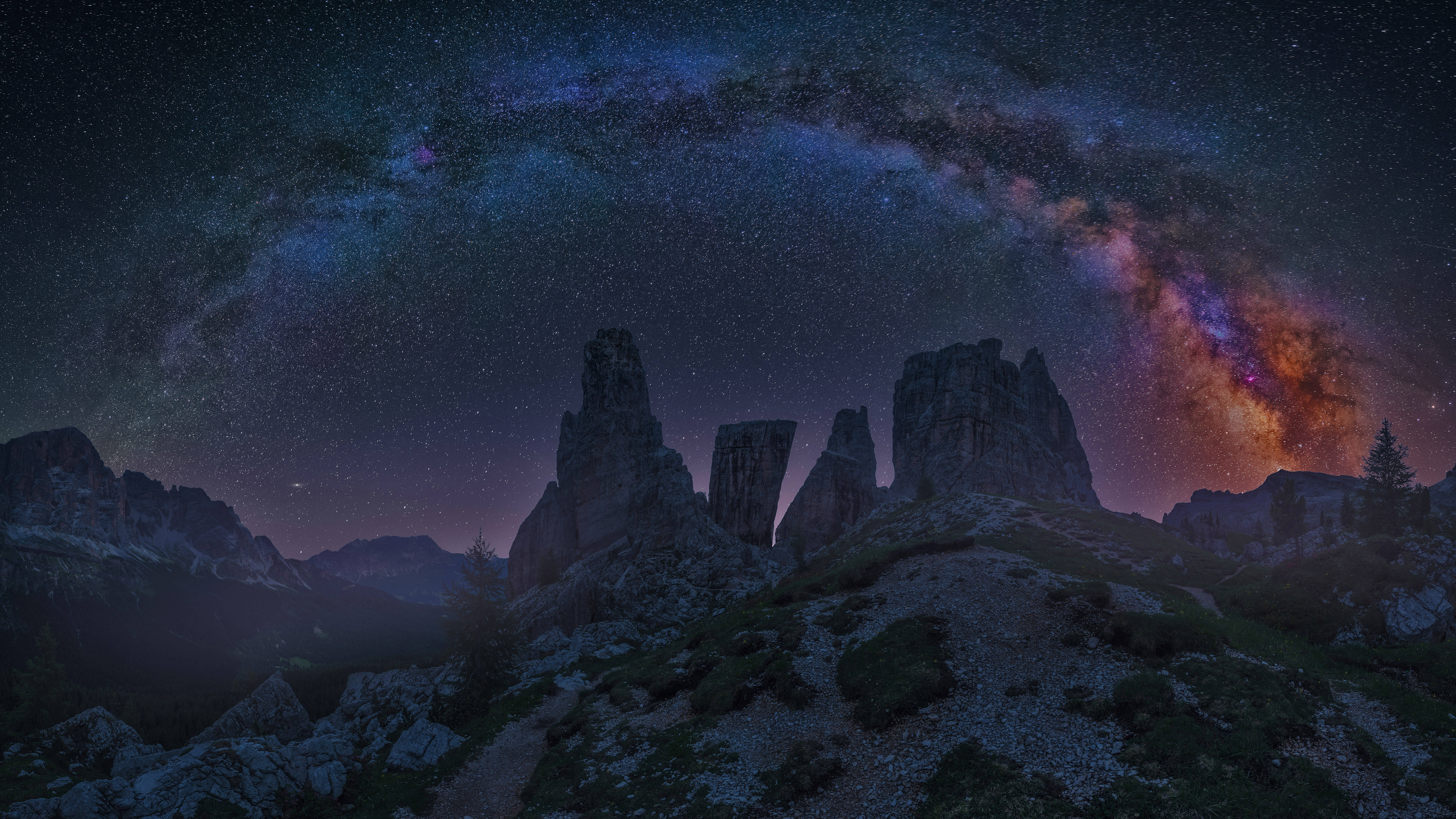 Milima ya Dolomite ya Kihistoria Giza 4K Picha ya Ukuta