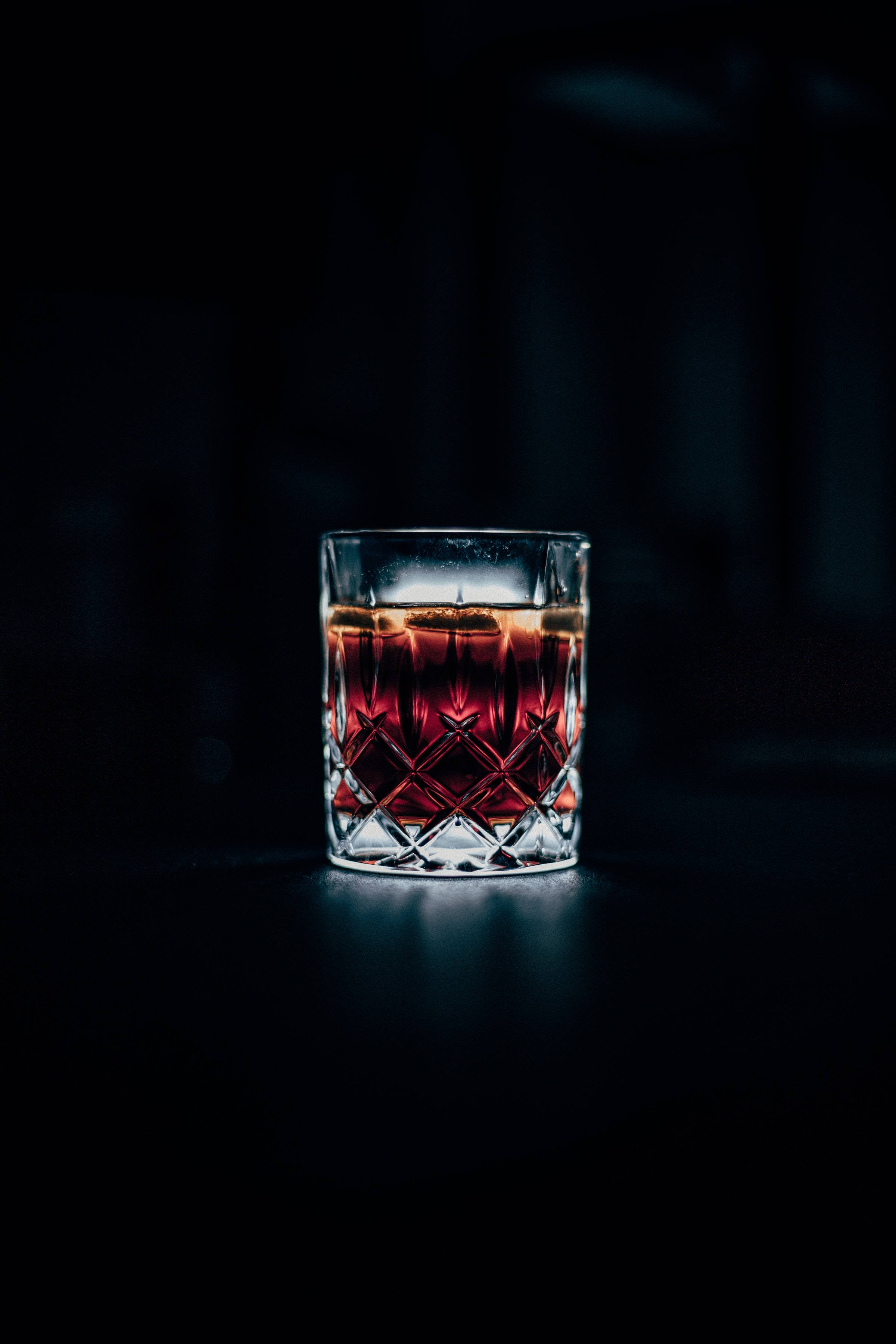 Minimalist Glass Of Whiskey Picha ya Ukuta