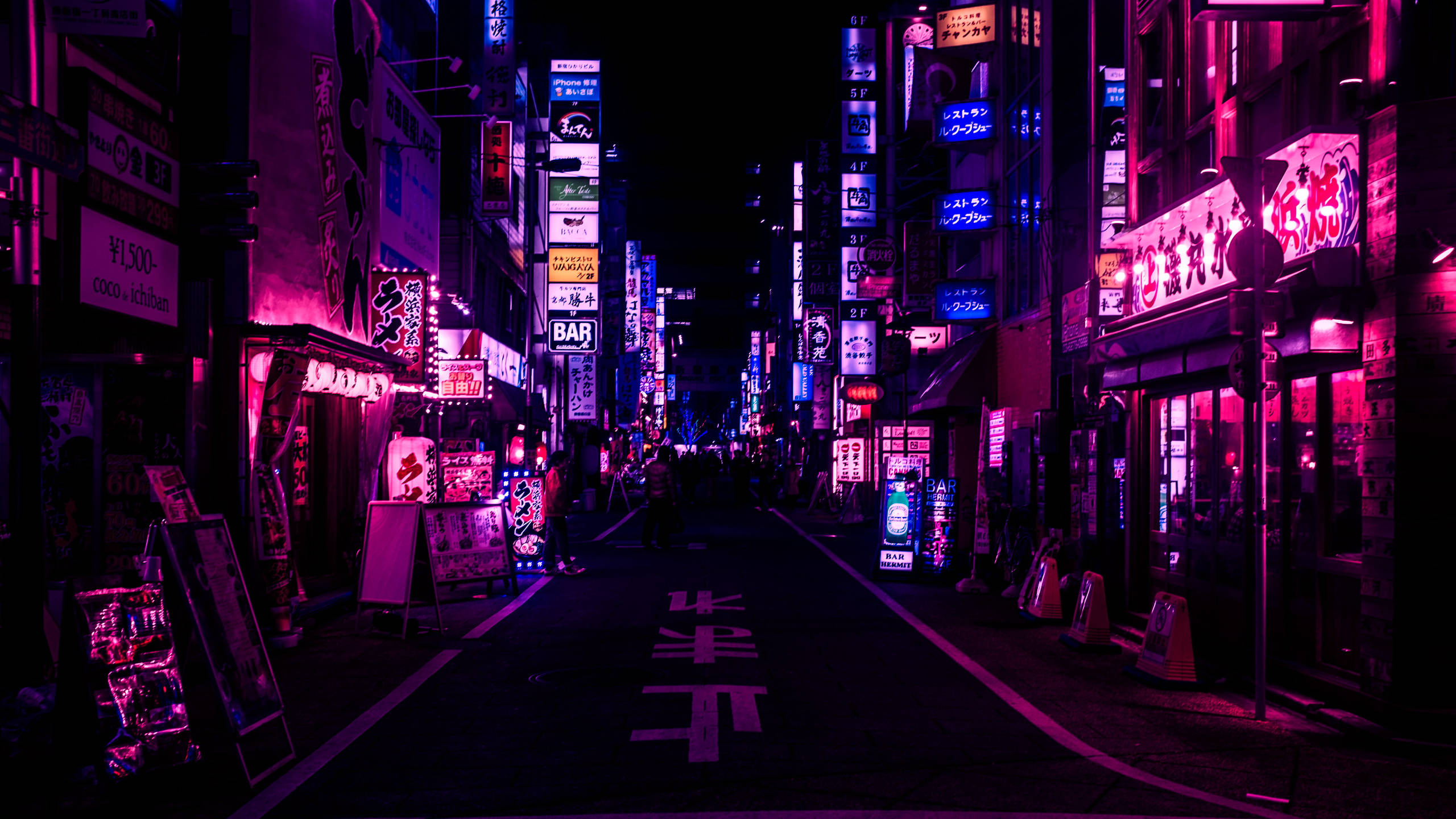 Mitaa ya Jiji Japani Nyeusi na Rangi ya Zambarau Picha ya Ukuta