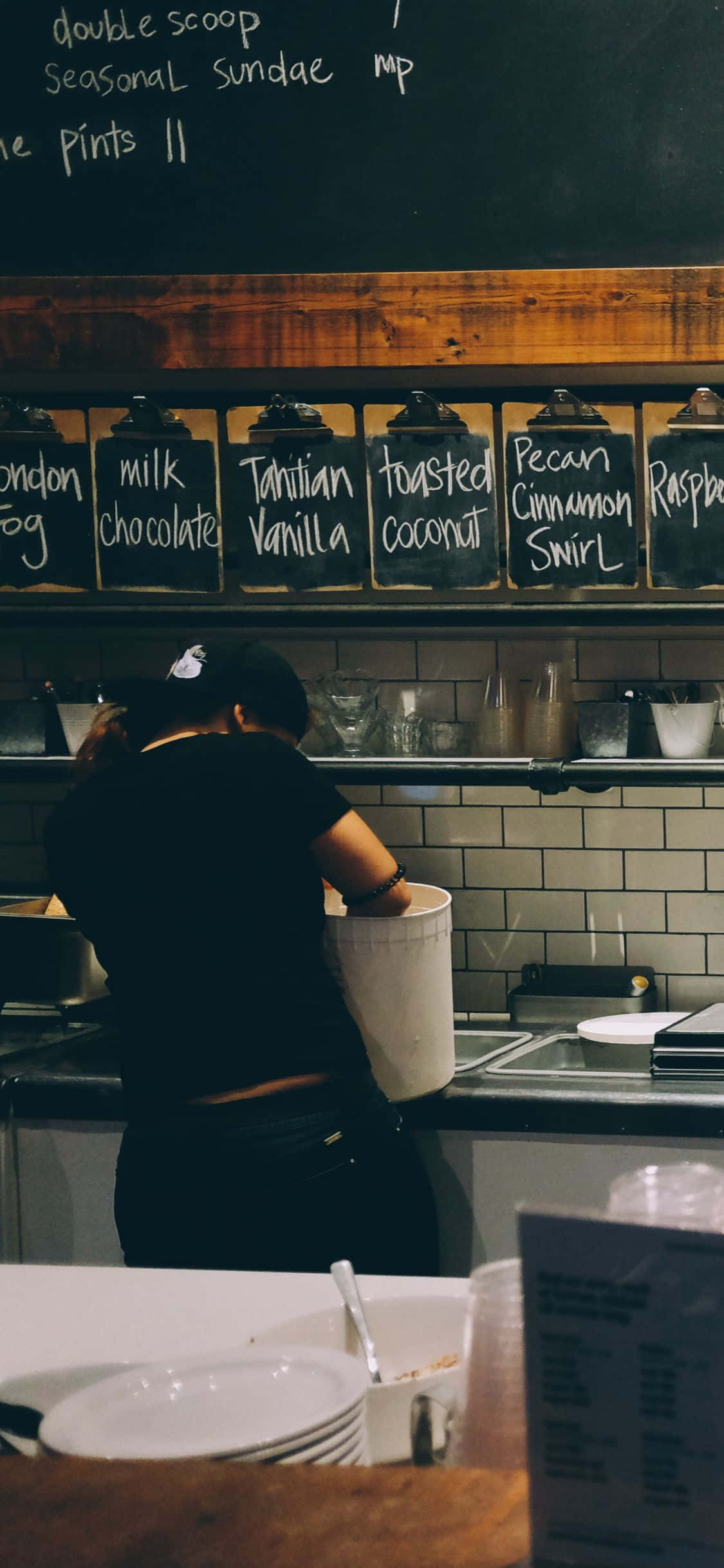 Mkeka wa Jikoni wa Gelato Shop iPhone Xs Picha ya Ukuta