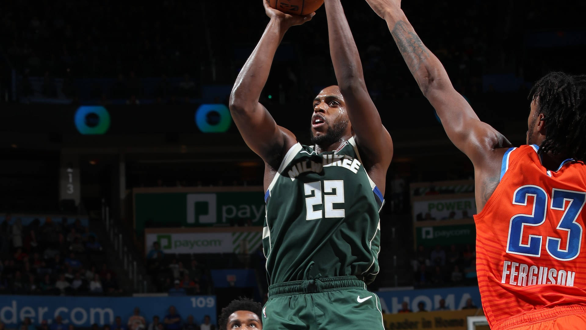 Mkondo wa Tiro wa Khris Middleton Picha ya Ukuta