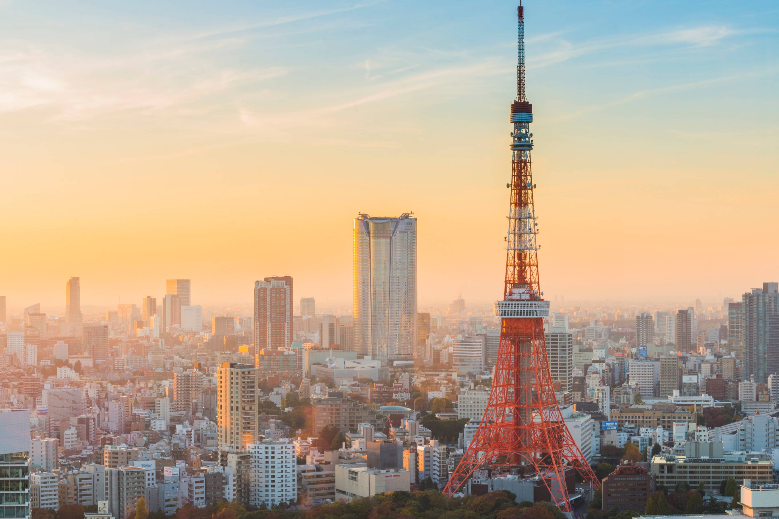 Mnara wa Tokyo Wakati wa Mchana Picha ya Ukuta