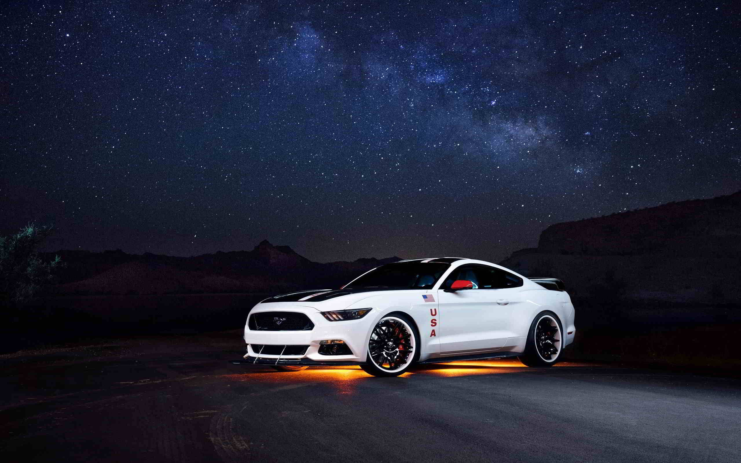 Moto Mkuu Ford Mustang Mweupe Picha ya Ukuta