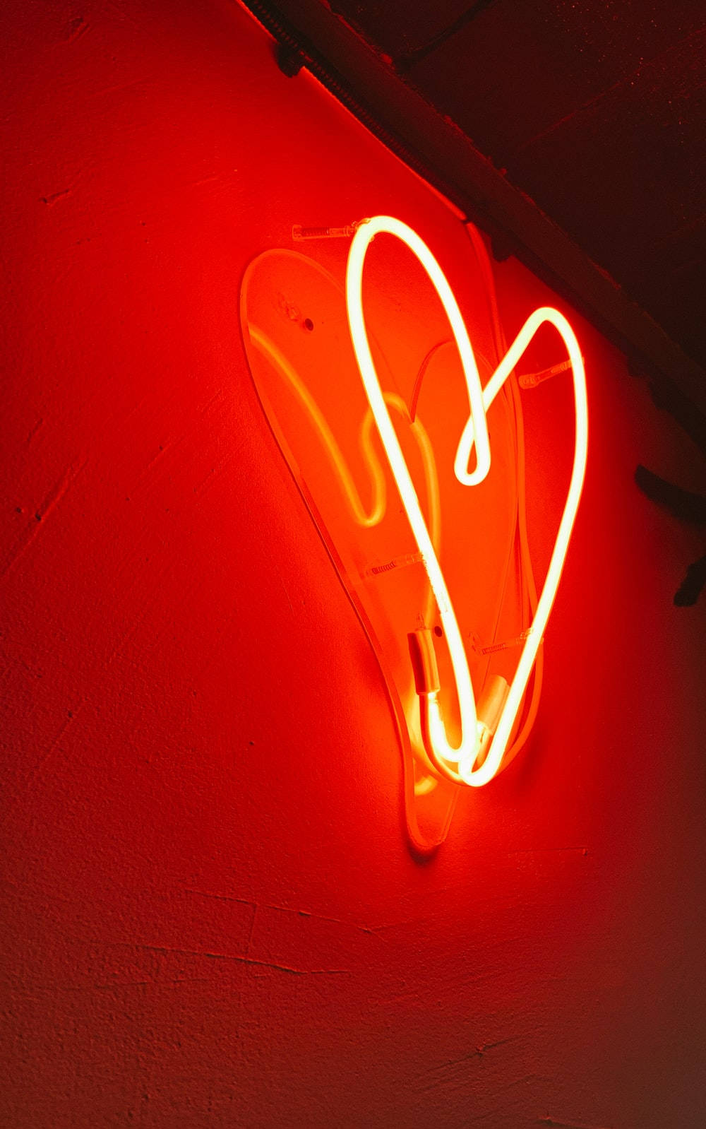 Moyo Mwekundu wa Taa ya Neon Picha ya Ukuta