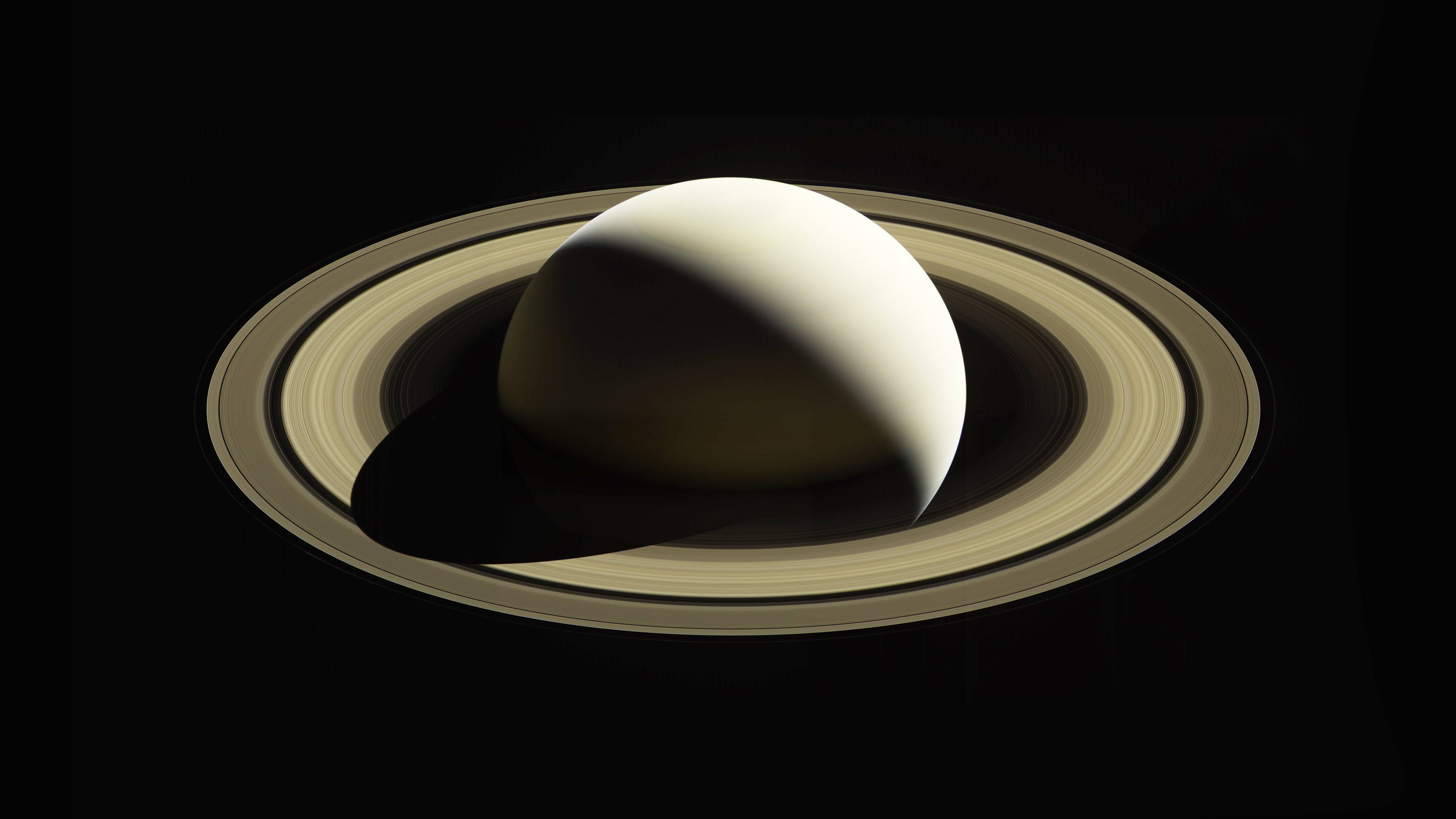Mtazamo wa Juu wa Saturn 4K Picha ya Ukuta