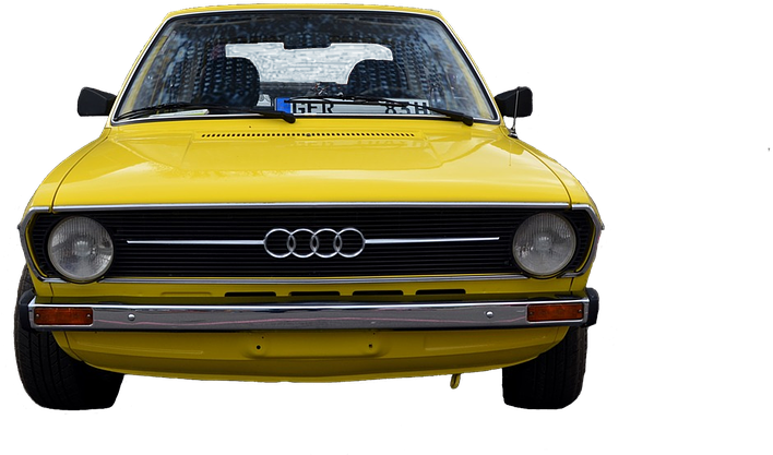 Mtazamo wa Mbele wa Audi ya Njano ya Kale Picha ya Ukuta