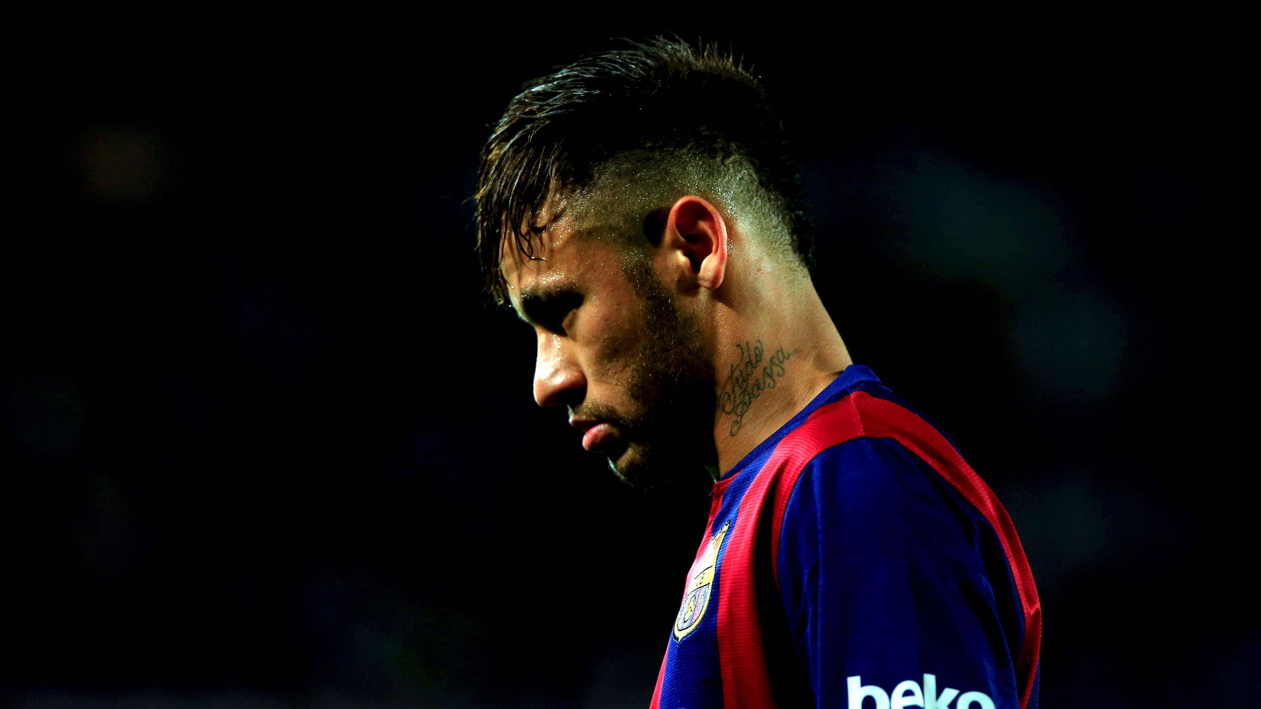 Mtazamo wa Pembeni wa Neymar Jr. Picha ya Ukuta