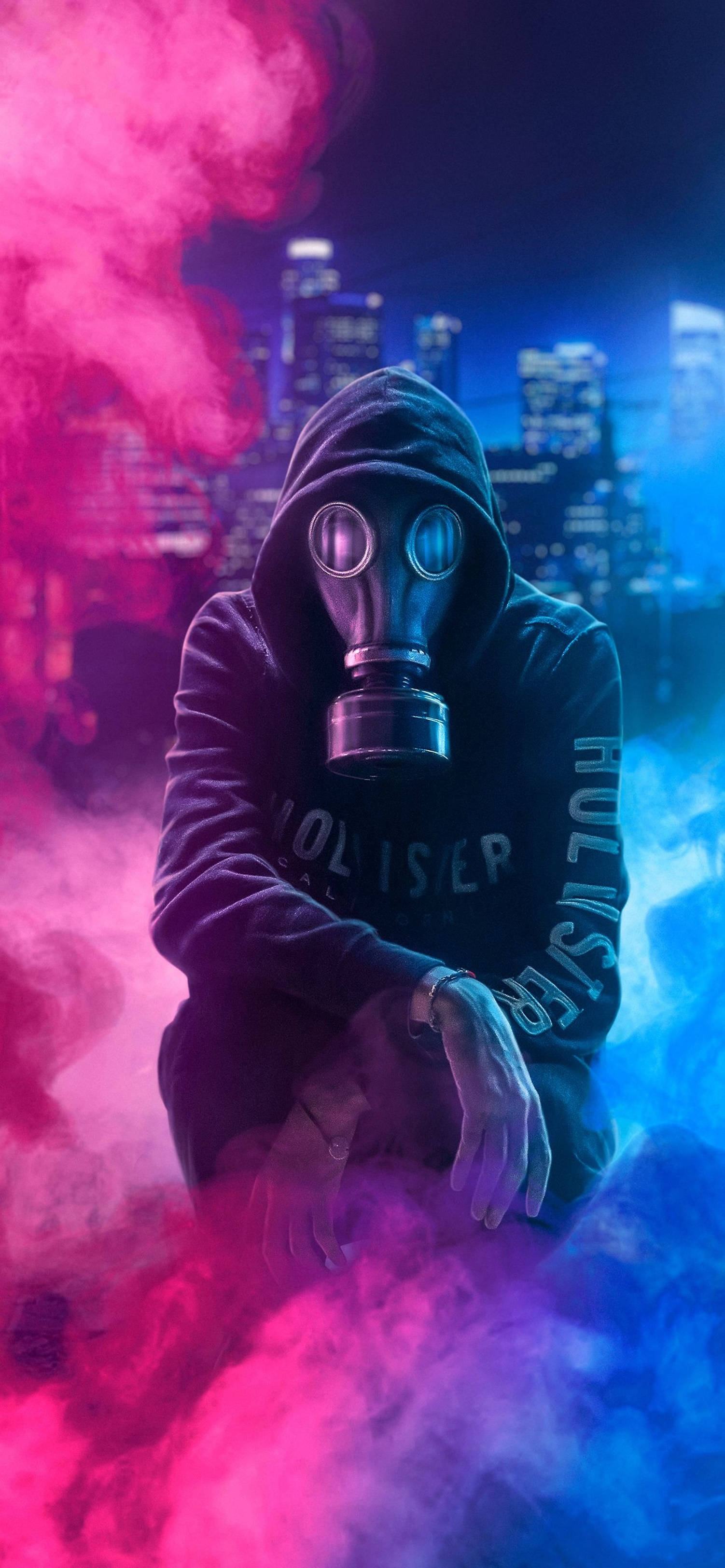 Mtu wa Ajabu wa Anime Akiwa na Kinyago cha Gesi 4K kwa iPhone Picha ya Ukuta