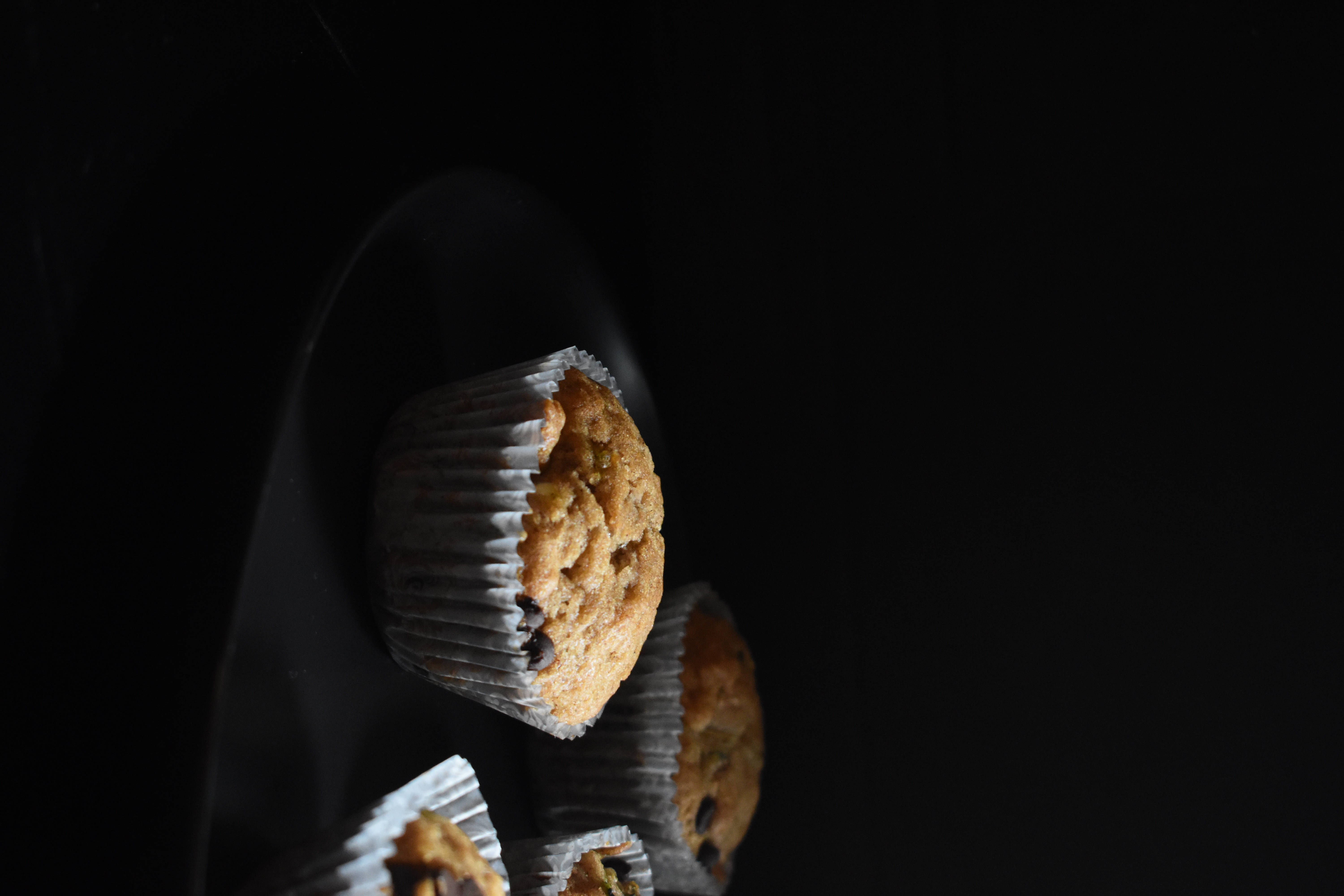 Deliciously Scrumptious Freshly Baked Blueberry Muffin Picha ya Ukuta