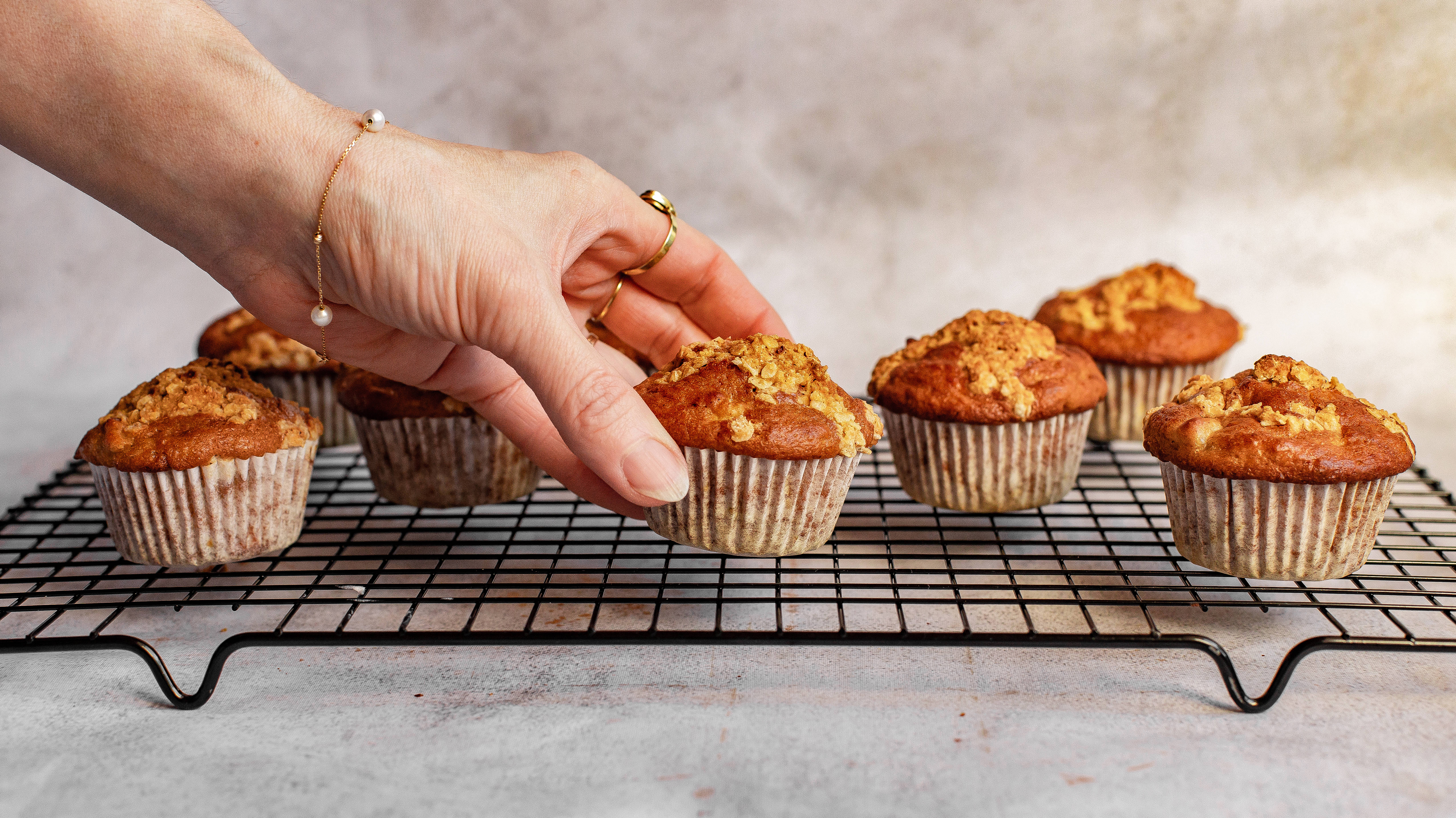 Muffin Zilizopakwa na Apricot Picha ya Ukuta