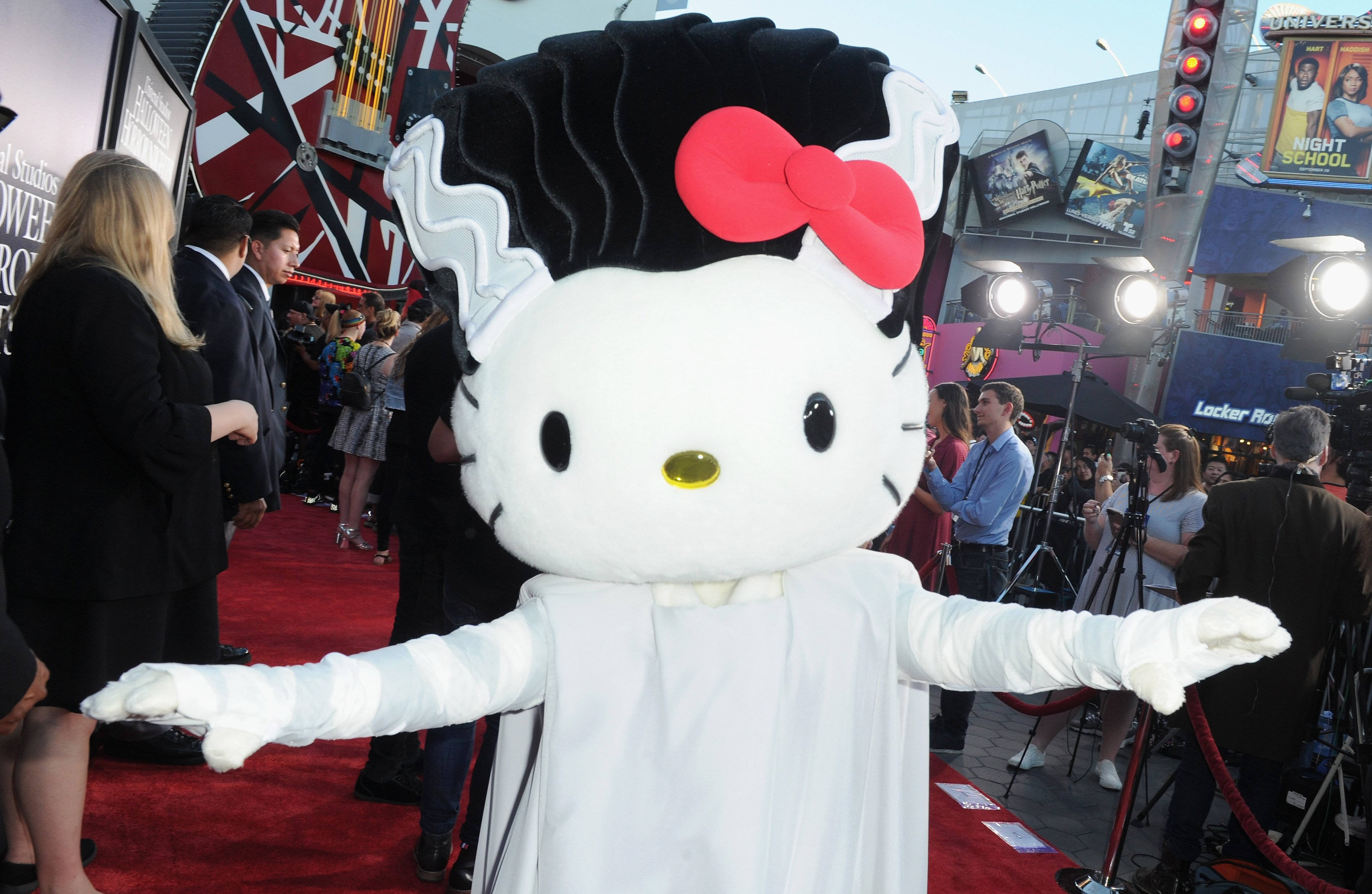 Mummy ya Halloween ya Hello Kitty yenye Siri Picha ya Ukuta