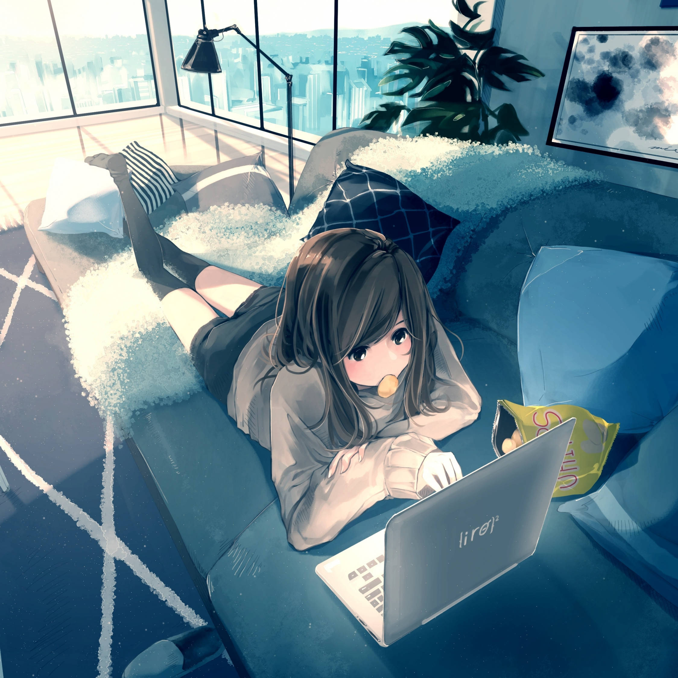 Mwanamke wa Anime Amshiwa Akifanya Kazi kwenye Laptop Yake Picha ya Ukuta
