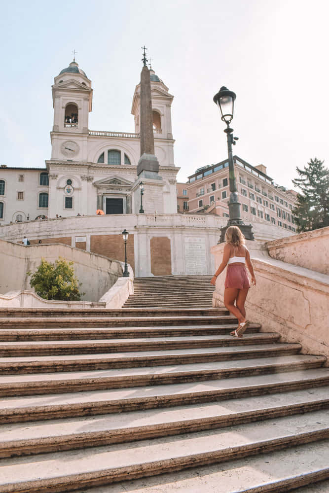 Mwanamke wa Monument ya Spanish Steps Picha ya Ukuta
