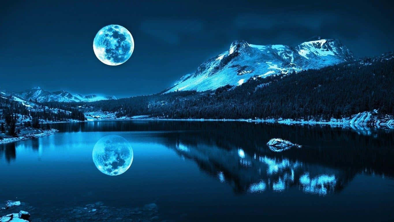 mwezi wa samawati unaonekana kwenye ziwa Picha ya Ukuta