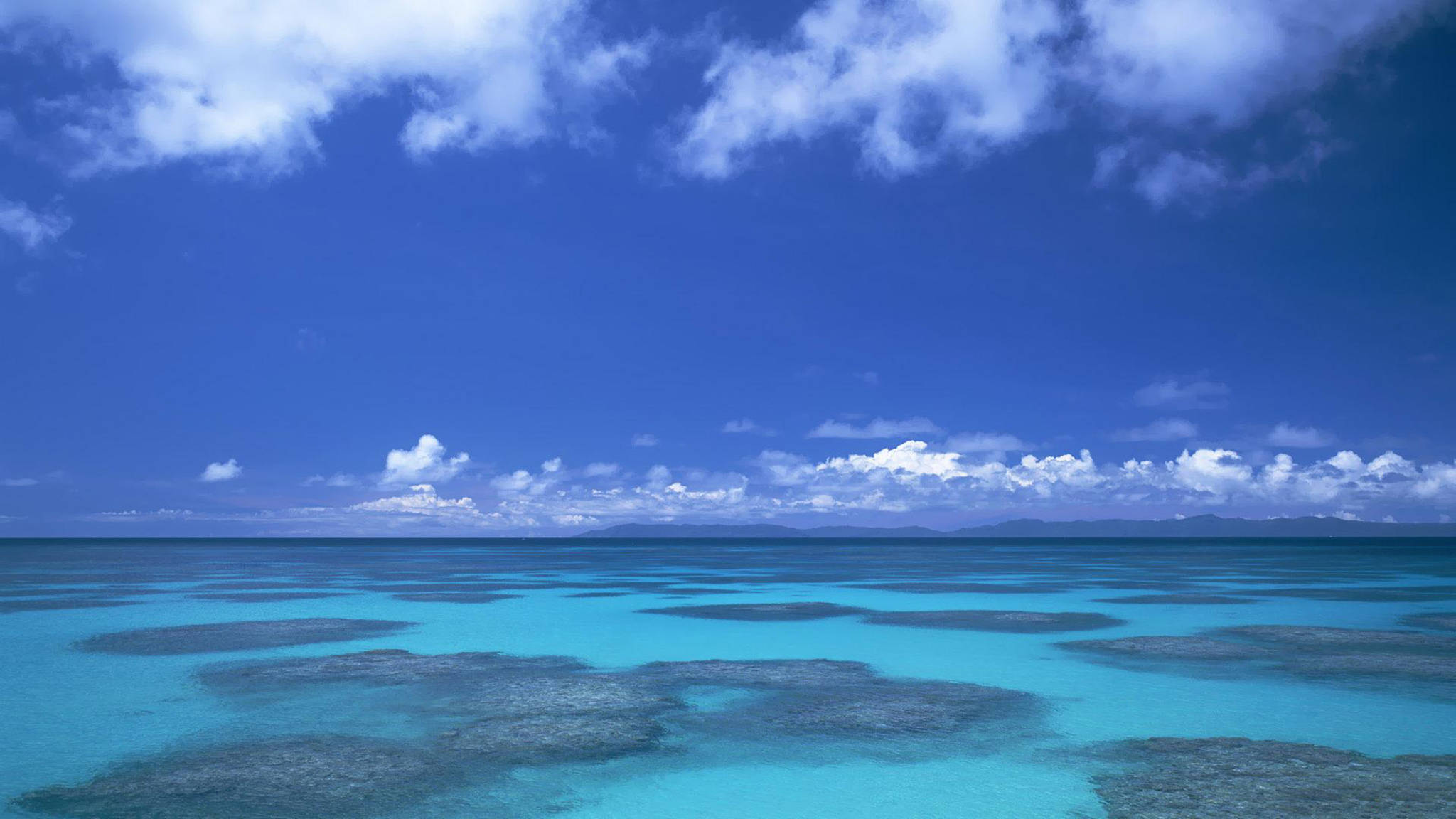 Mwonekano wa Bahari ya Okinawa Picha ya Ukuta