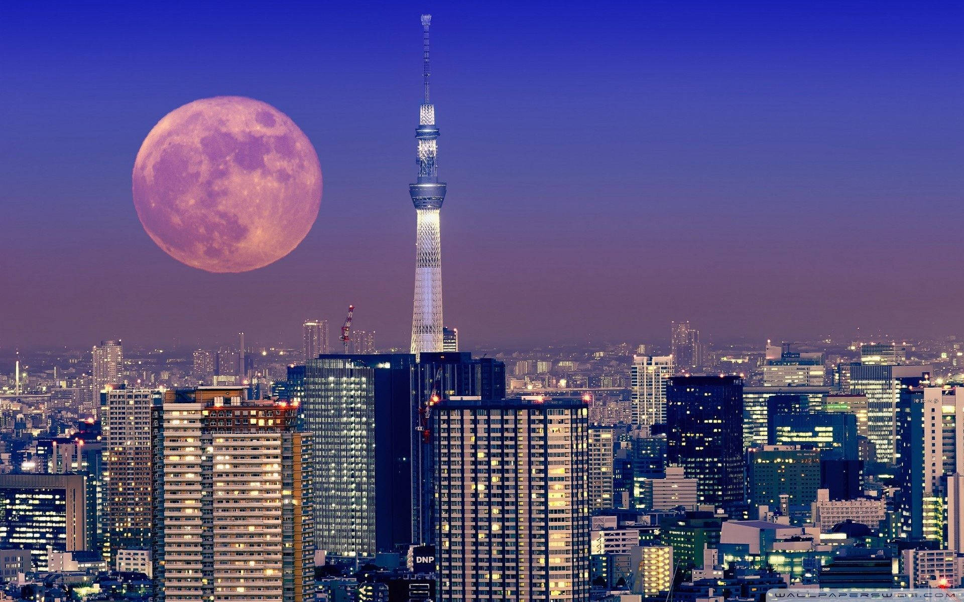 Mwonekano wa Japani wa Tokyo Tower na Mwezi kwa Kompyuta Picha ya Ukuta