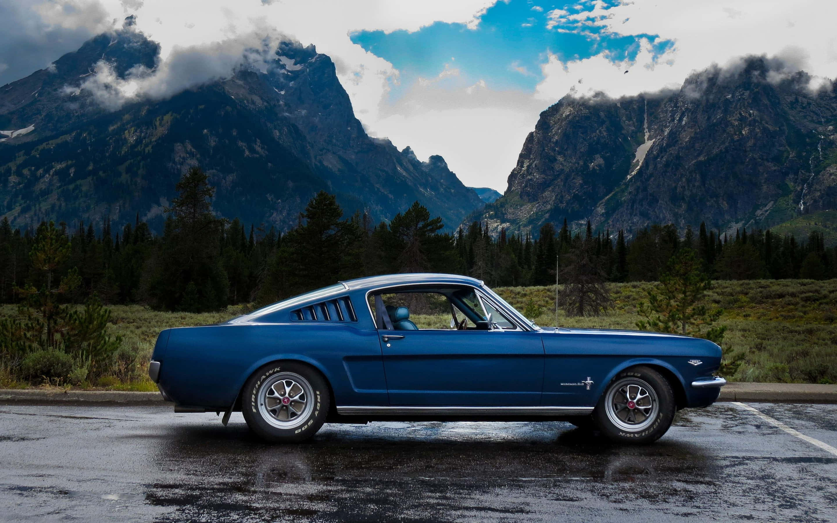 Mwonekano wa Kuvutia wa Ford Mustang Fastback ya 1966 Picha ya Ukuta