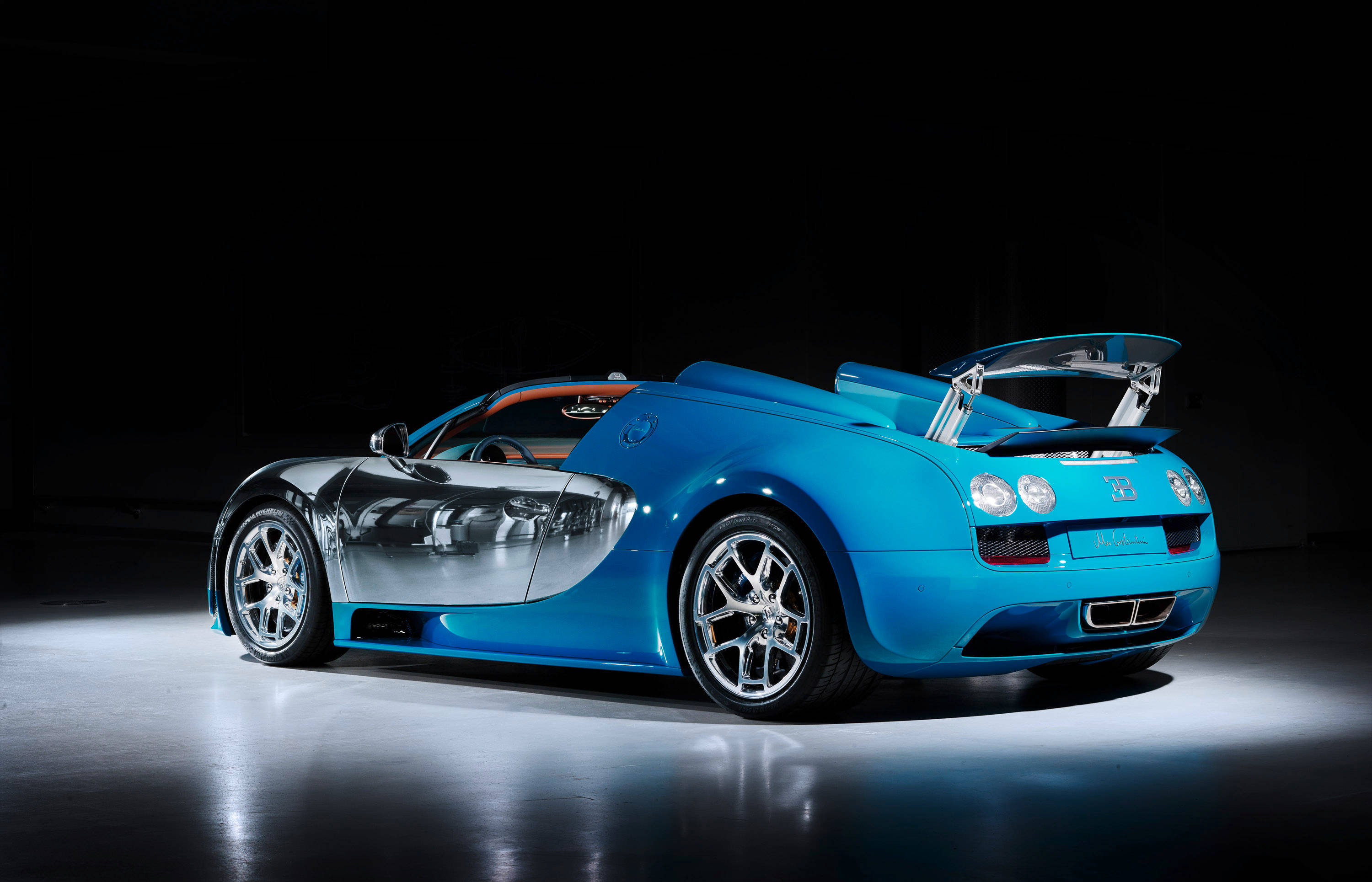 Mwonekano wa Nyuma wa Bugatti Veyron Picha ya Ukuta