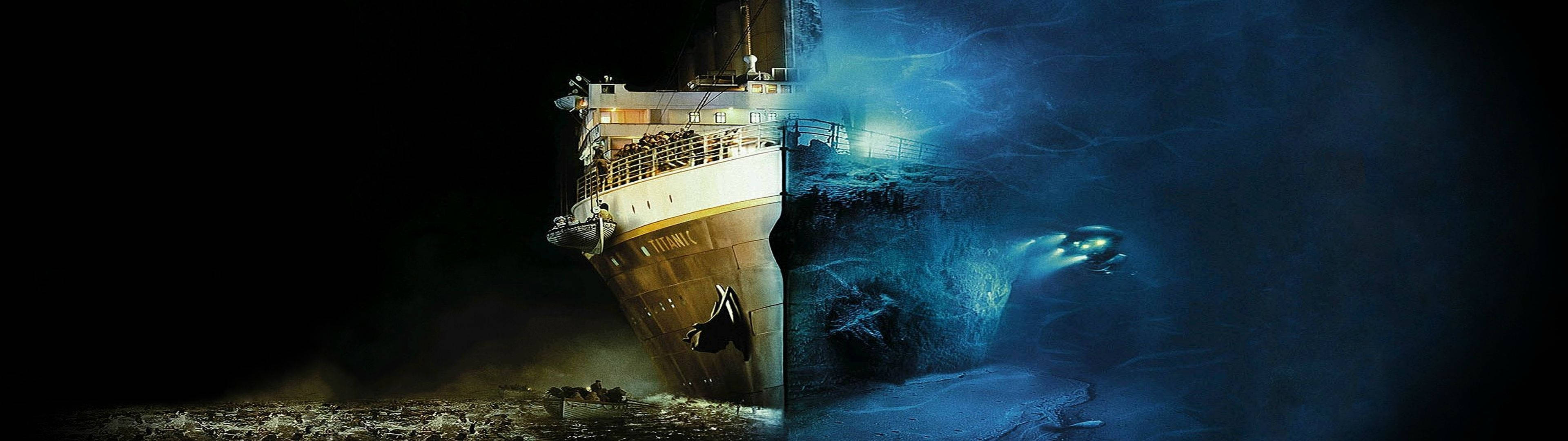 Mwonekano wa Titanic Juu na Chini ya Bahari Picha ya Ukuta