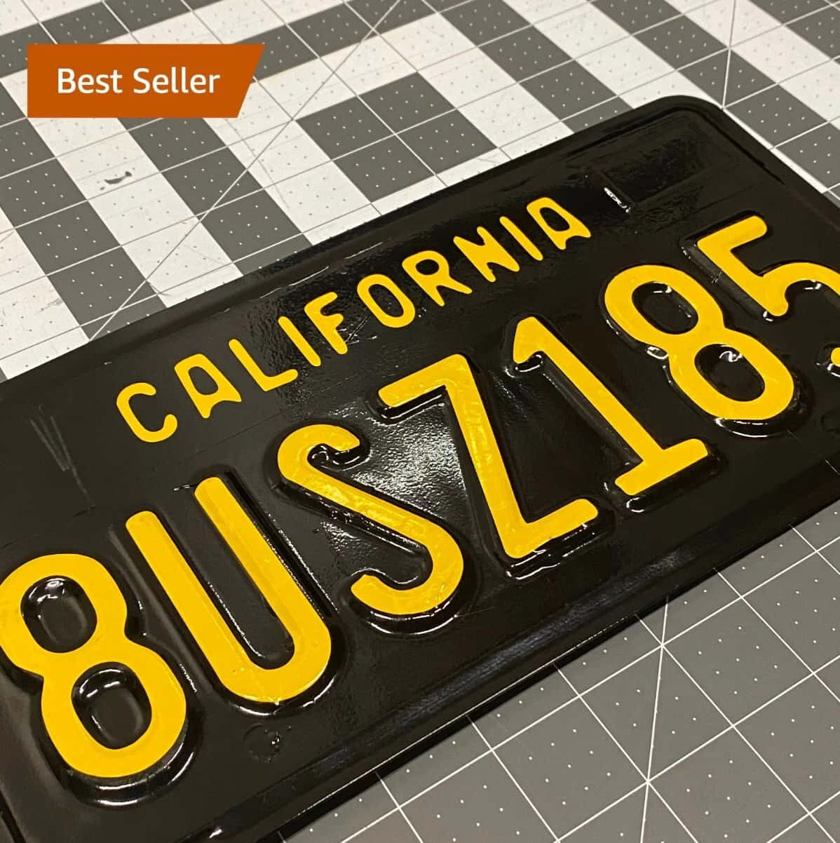 Nambari ya Leseni ya California ya Rangi ya Njano na Nyeusi Picha ya Ukuta
