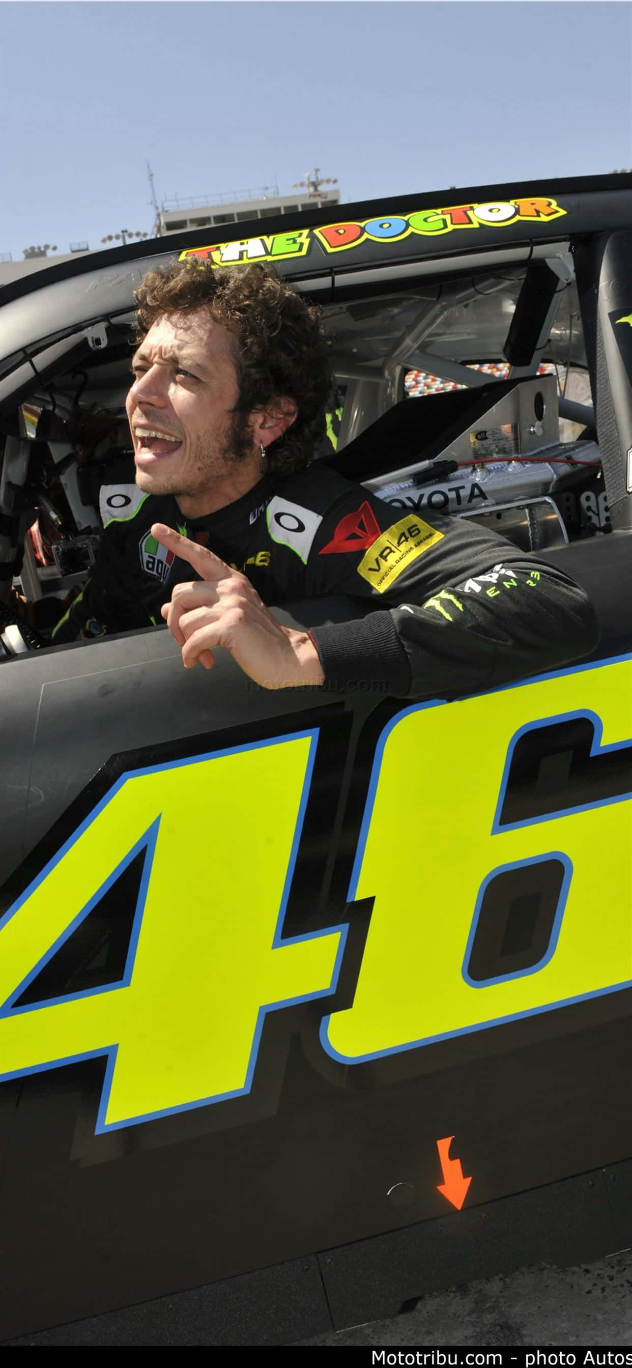 Nascar iPhone - Pata Hatua za Mwendo wa Nyota za Kusisimua Zaidi kwenye Mwisho wa Vidole Vyako Picha ya Ukuta