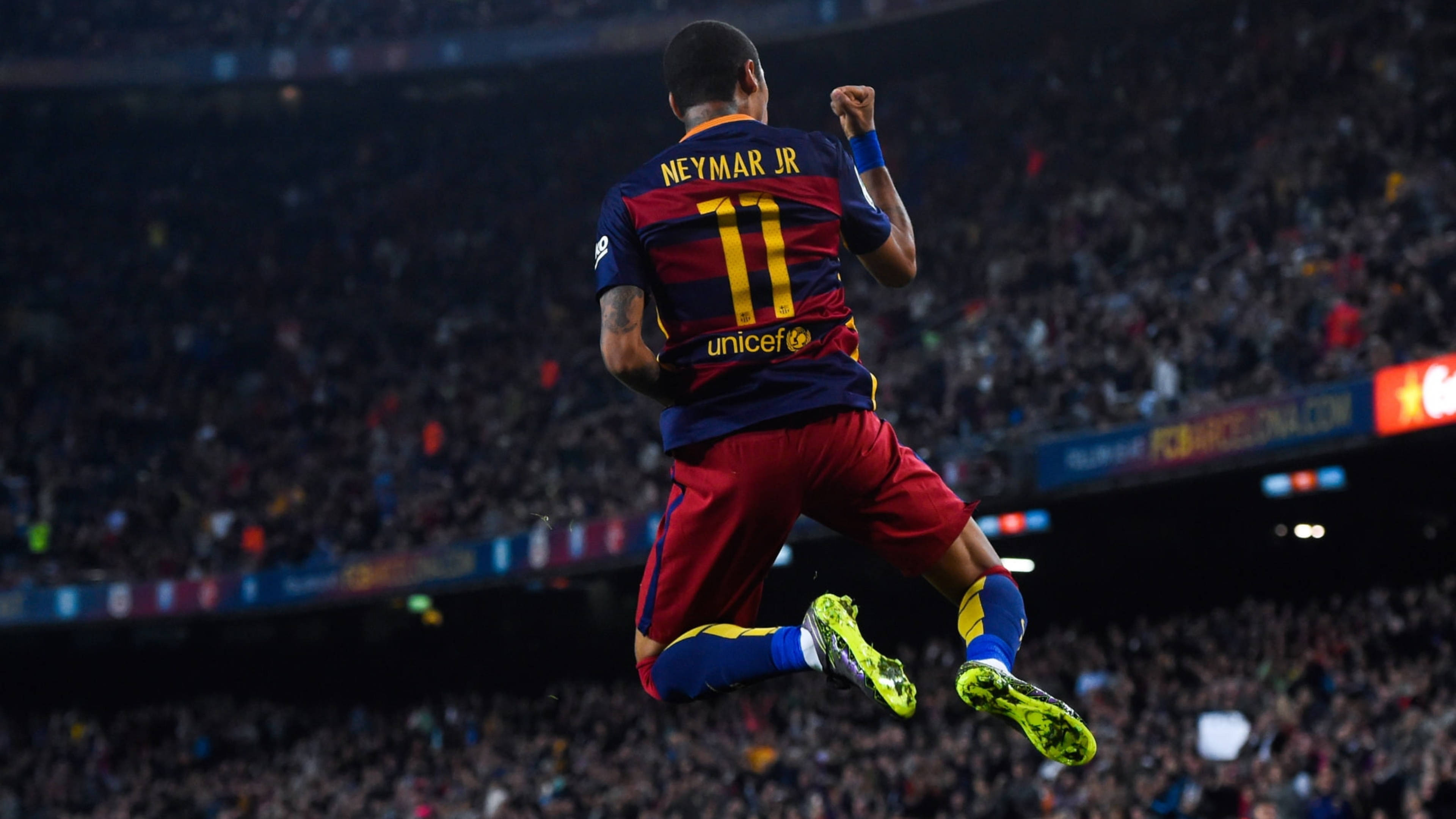 Neymar 4K Akiruka Kwa Ushindi Picha ya Ukuta