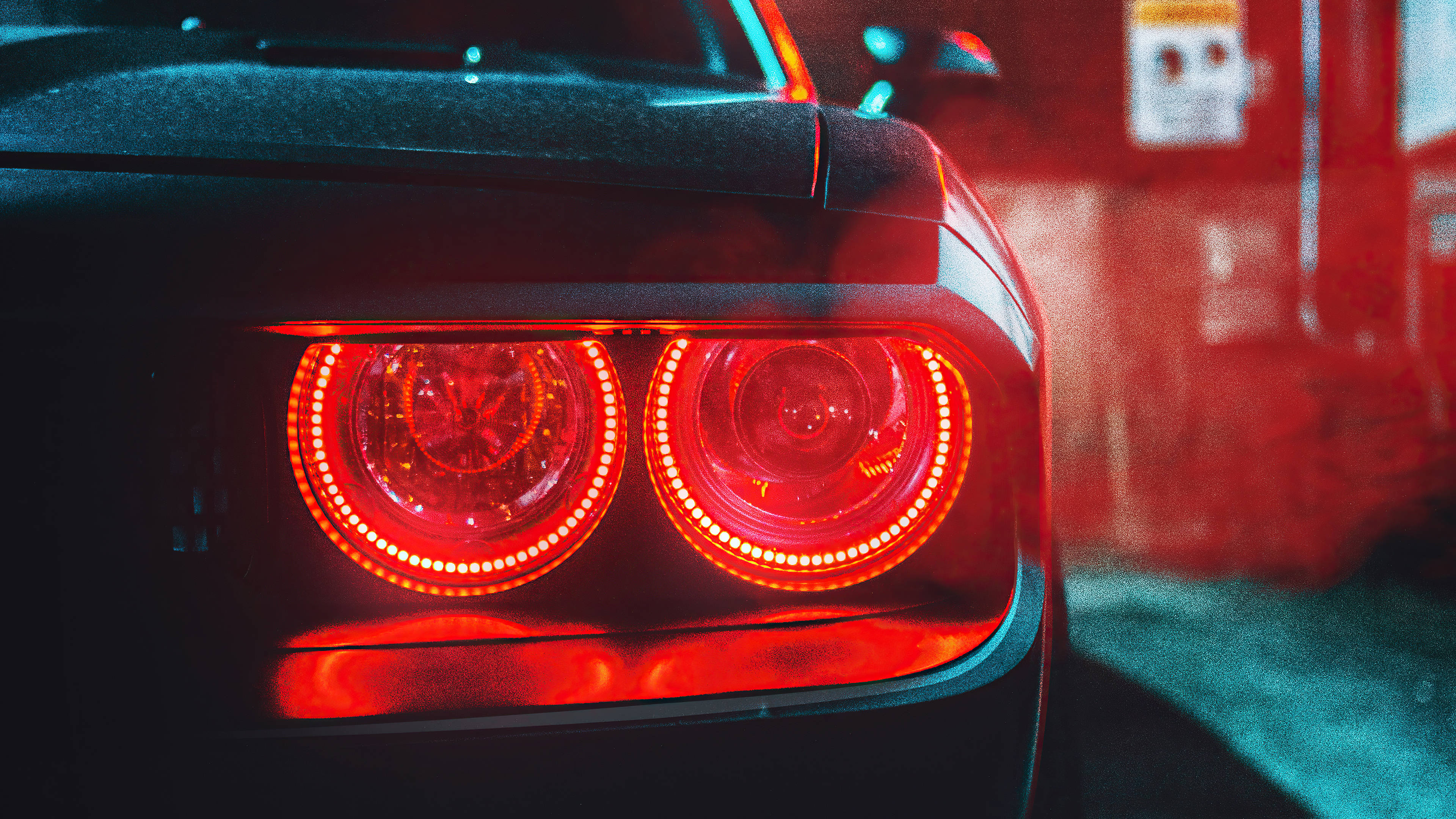 Nguvu na Ustadi - Black Dodge Challenger Demon 4K yenye taa nyekundu za nyuma Picha ya Ukuta