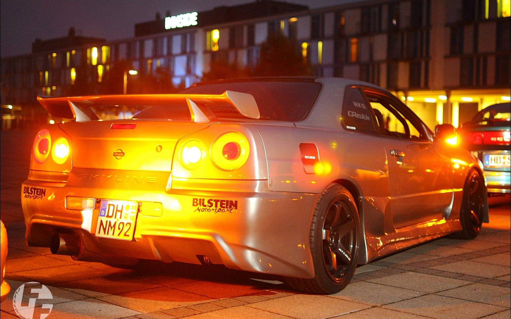 Nissan Skyline GTR R34 ya Kuvutia Picha ya Ukuta