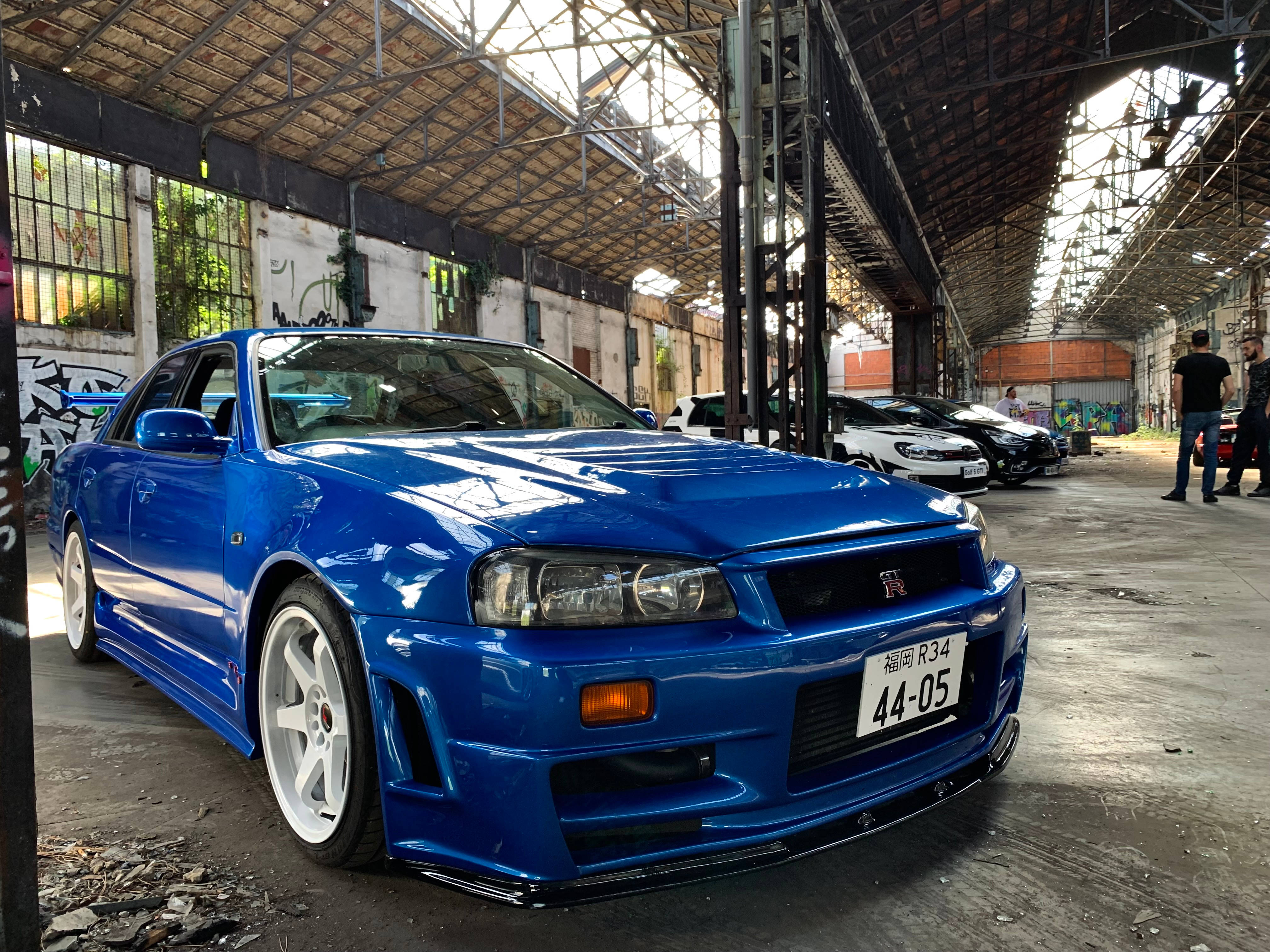 Nissan Skyline GTR R34 ya Bluu Inang'aa Picha ya Ukuta