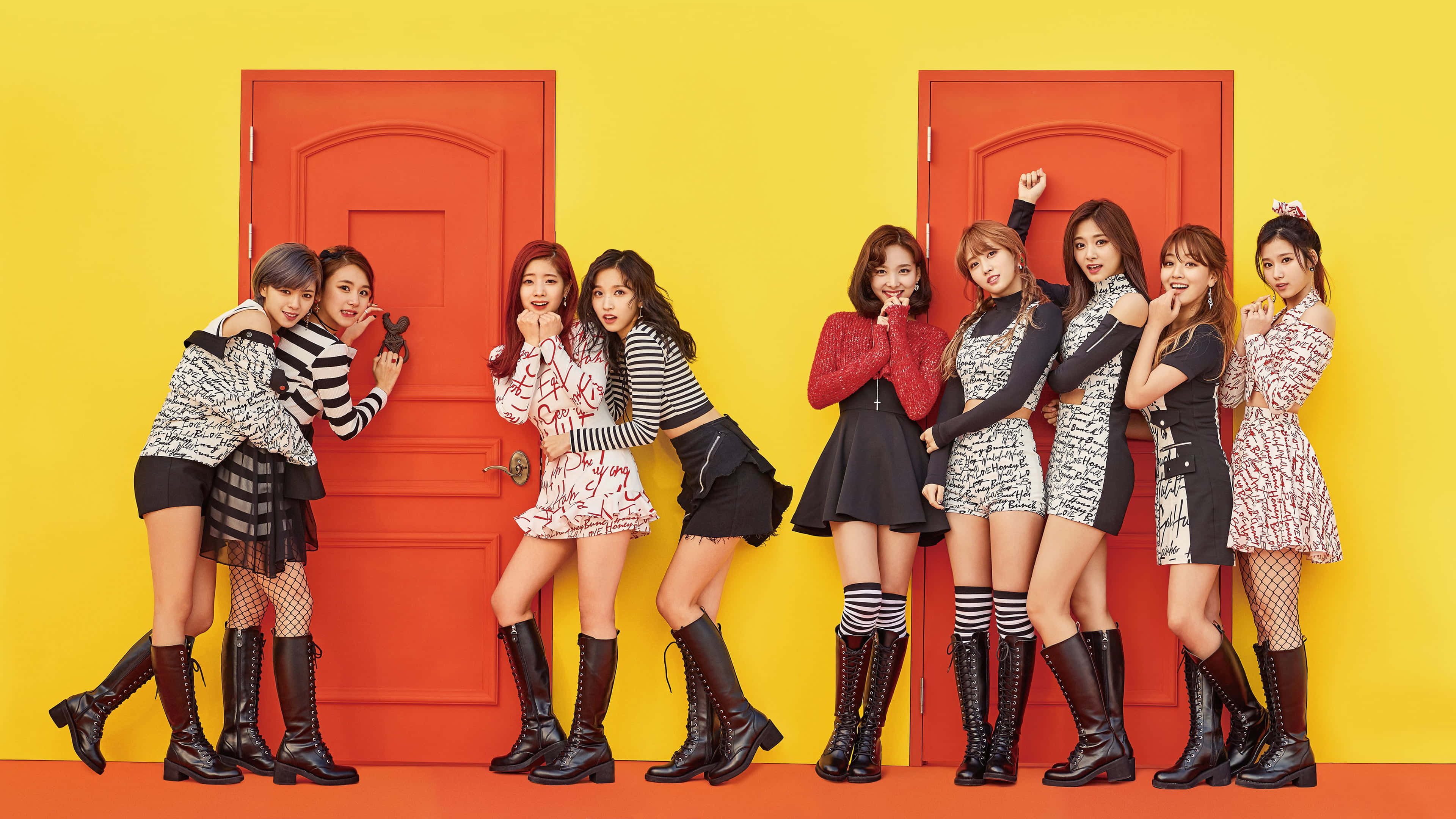 Nyakati za kupendeza na Twice K-pop band Picha ya Ukuta