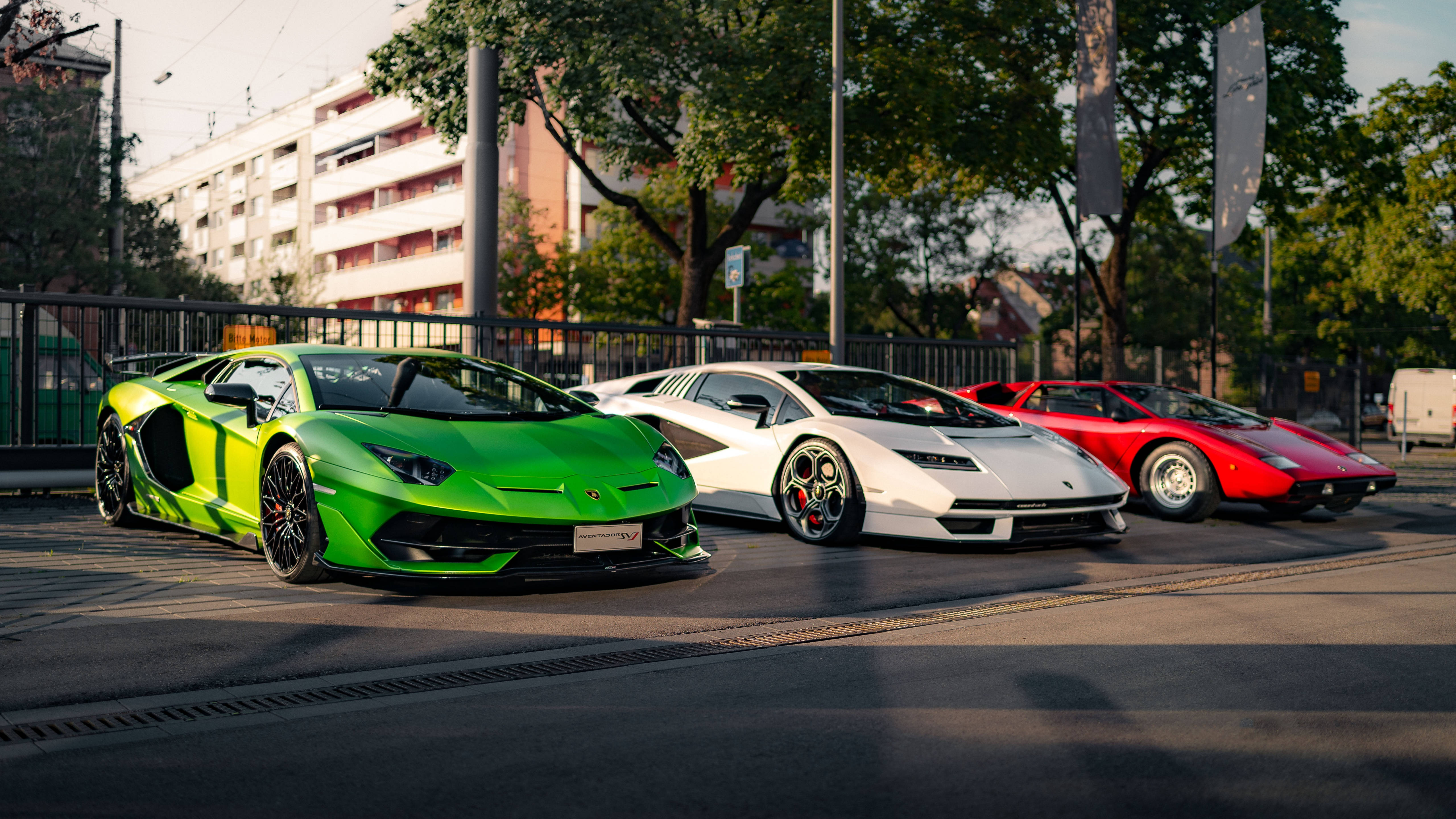 Onyesho la Magari la Laptop 4K Lamborghini Aventador Picha ya Ukuta