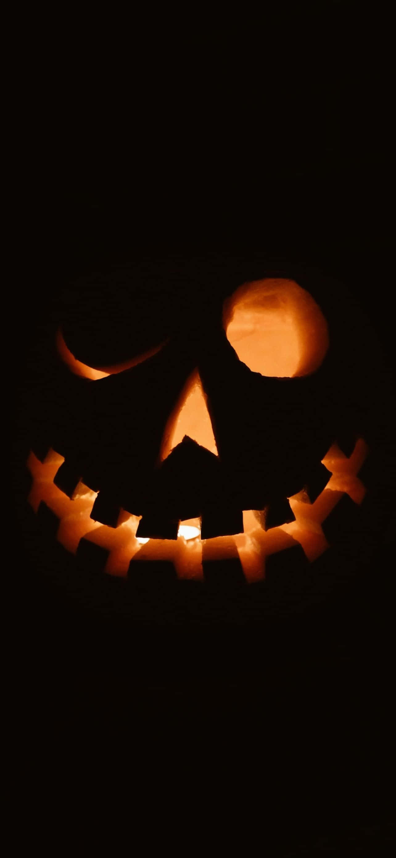 Pata mwonekano wa sherehe za Halloween kwa mandhari maalum kwenye iPhone yako Picha ya Ukuta