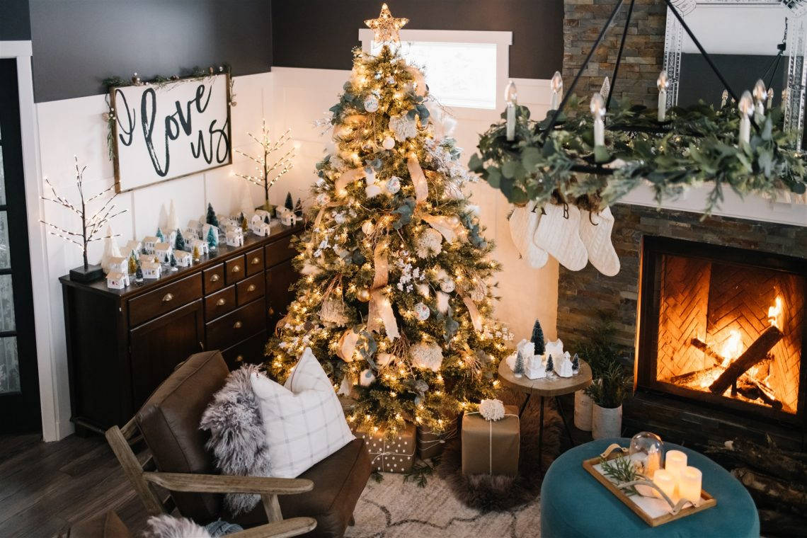 Pendeza la Krismasi la Sebule ya Joto Picha ya Ukuta