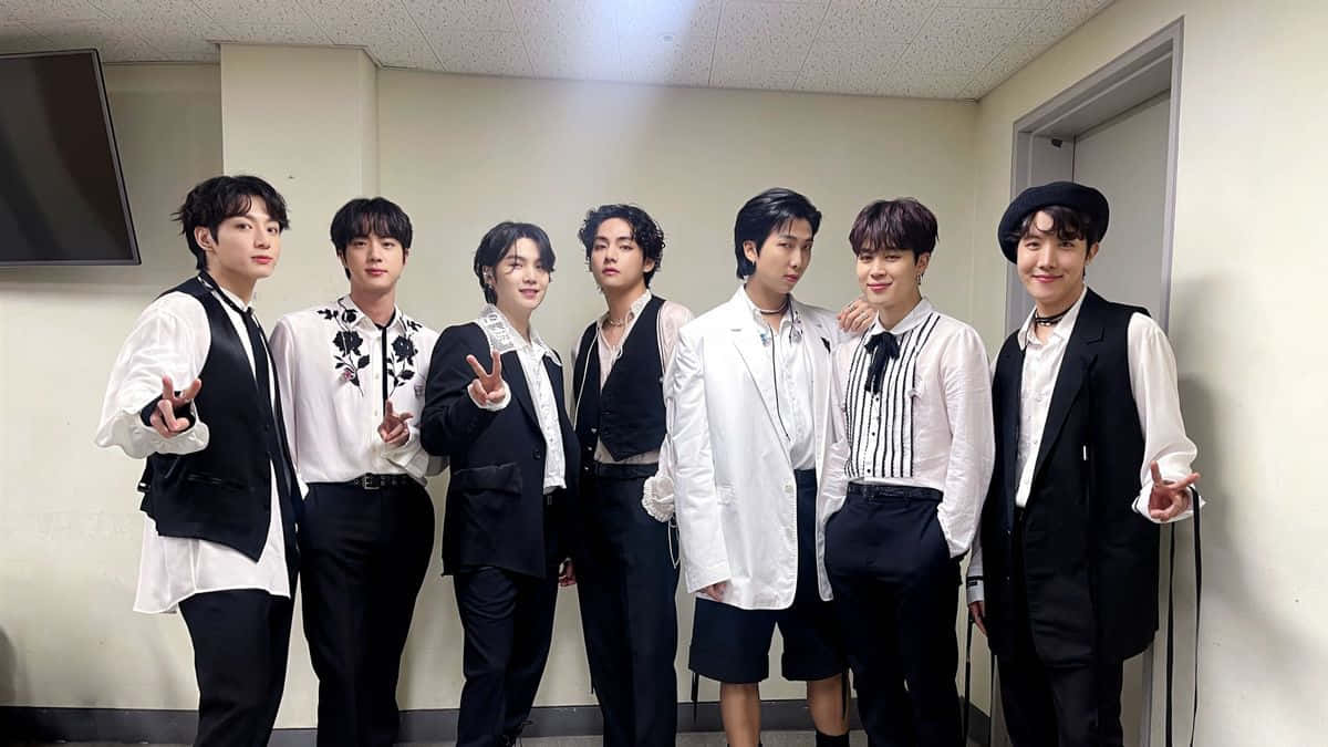 Picha Nyeusi Nyeupe ya BTS Picha ya Ukuta