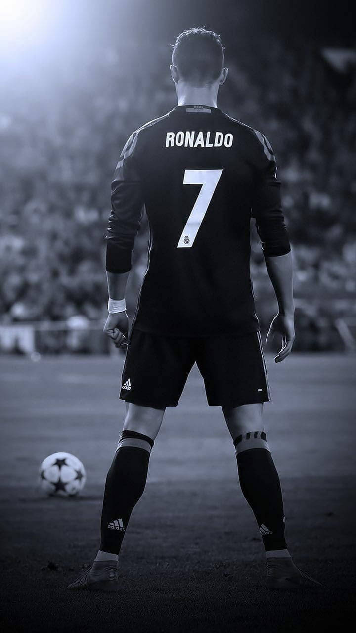 Picha ya Cristiano Ronaldo ya Grayscale HD ya Soka Picha ya Ukuta
