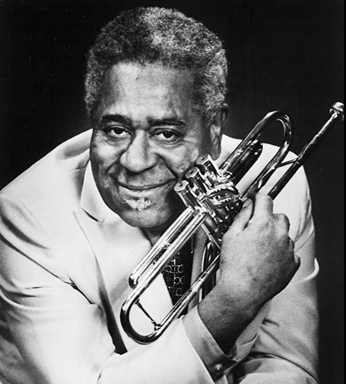 Picha ya Dizzy Gillespie Sawa na Nyeusi Picha ya Ukuta