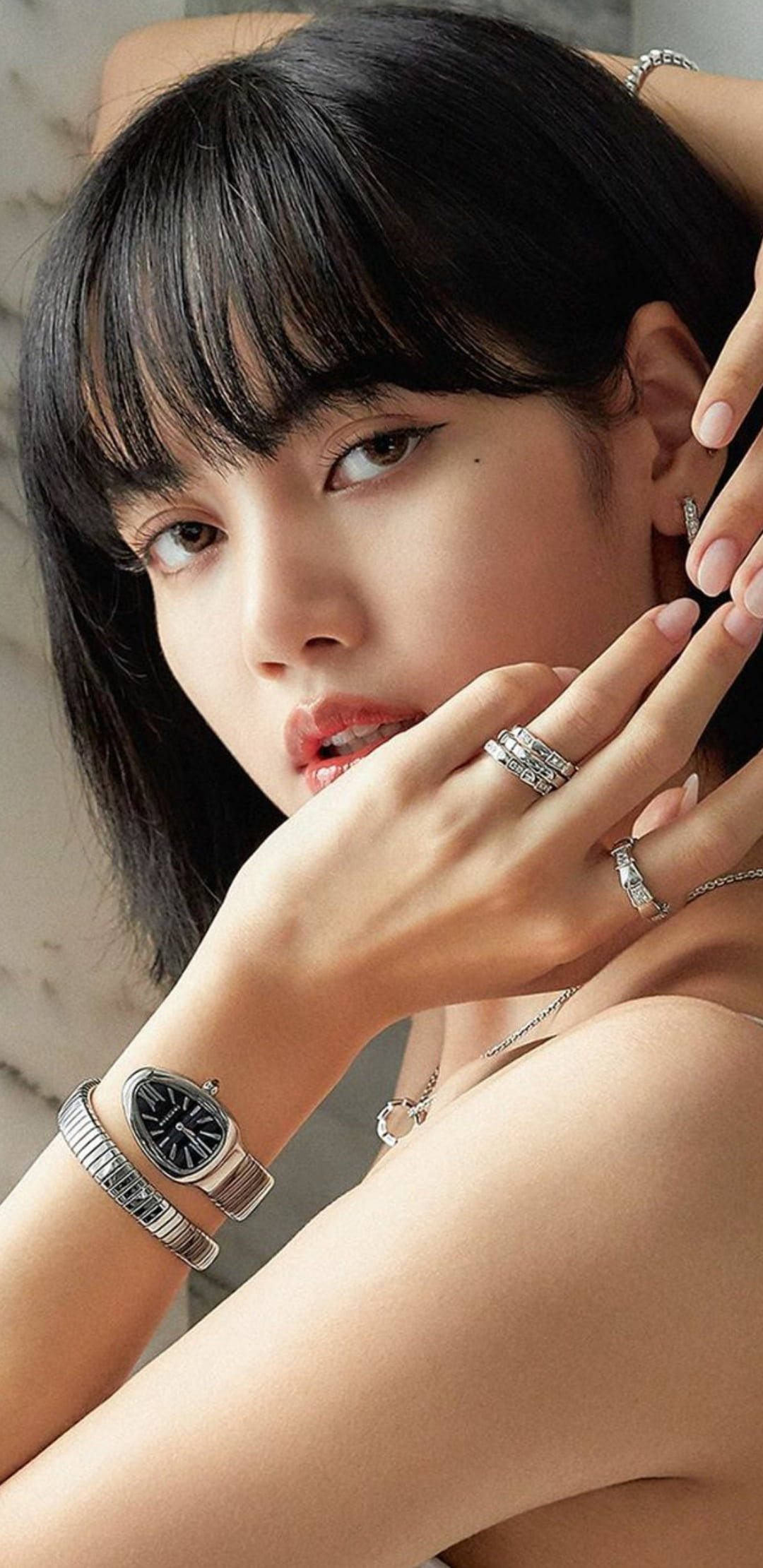 Picha ya Kifahari ya BVLGARI Lisa Blackpink HD Picha ya Ukuta