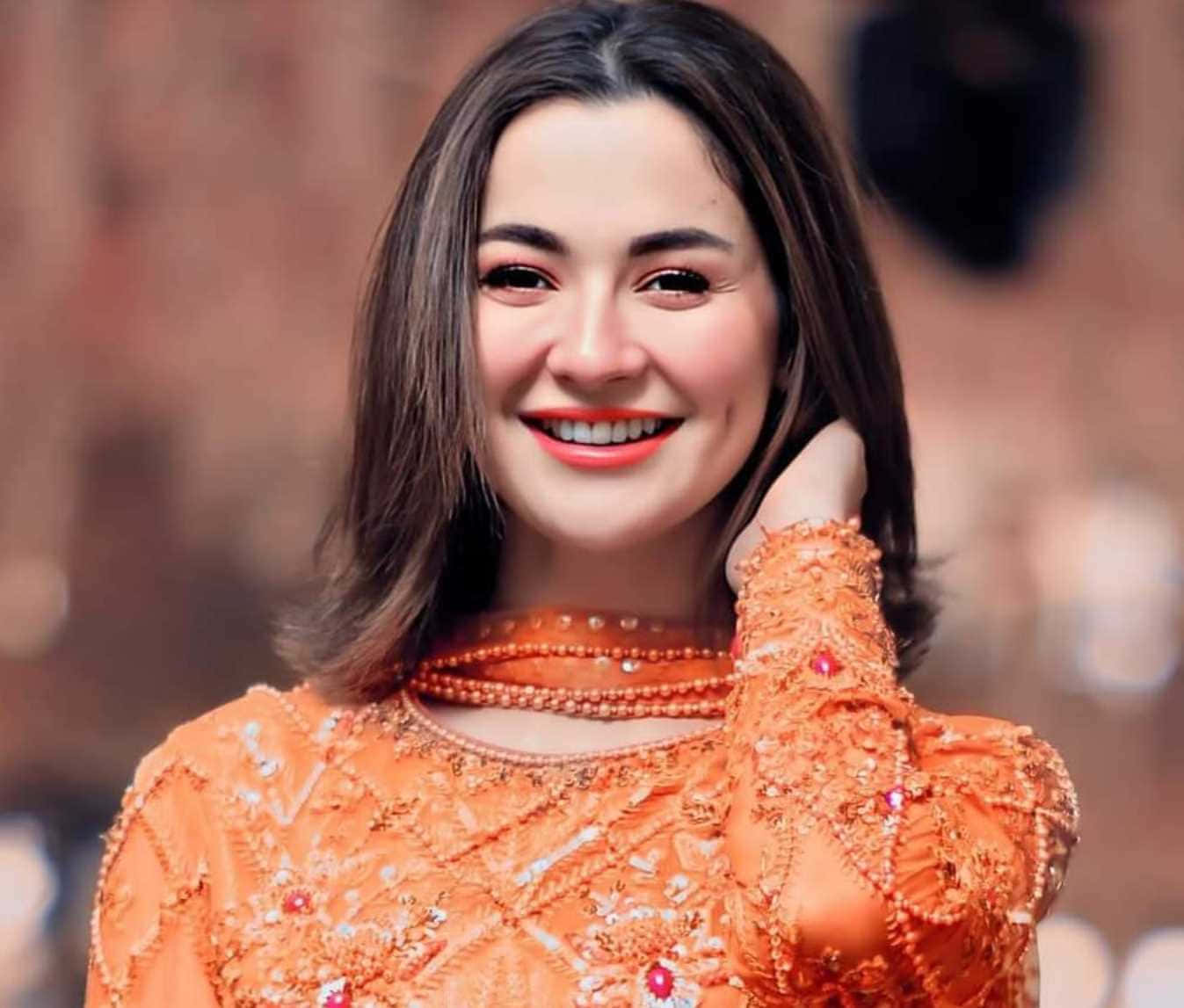 Picha ya Mwigizaji wa Kike wa Pakistani Hania Aamir Picha ya Ukuta