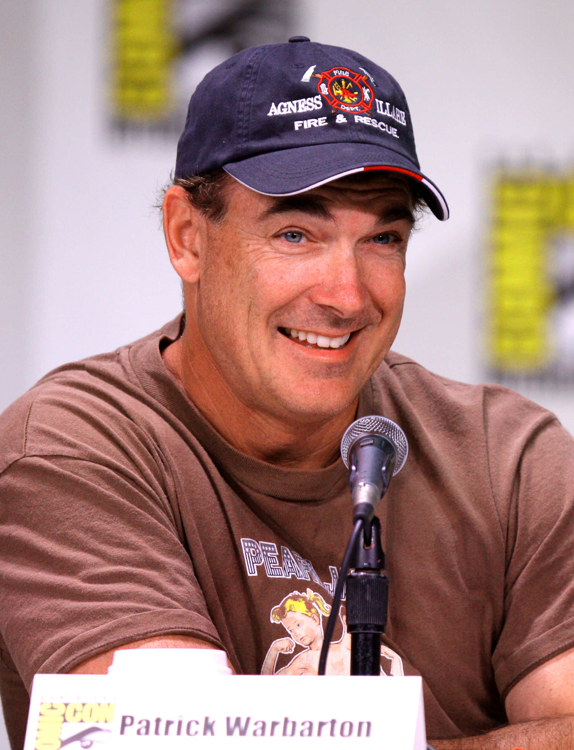 Picha ya Patrick Warburton, mwanasanaa maarufu na mwongozaji sauti Picha ya Ukuta
