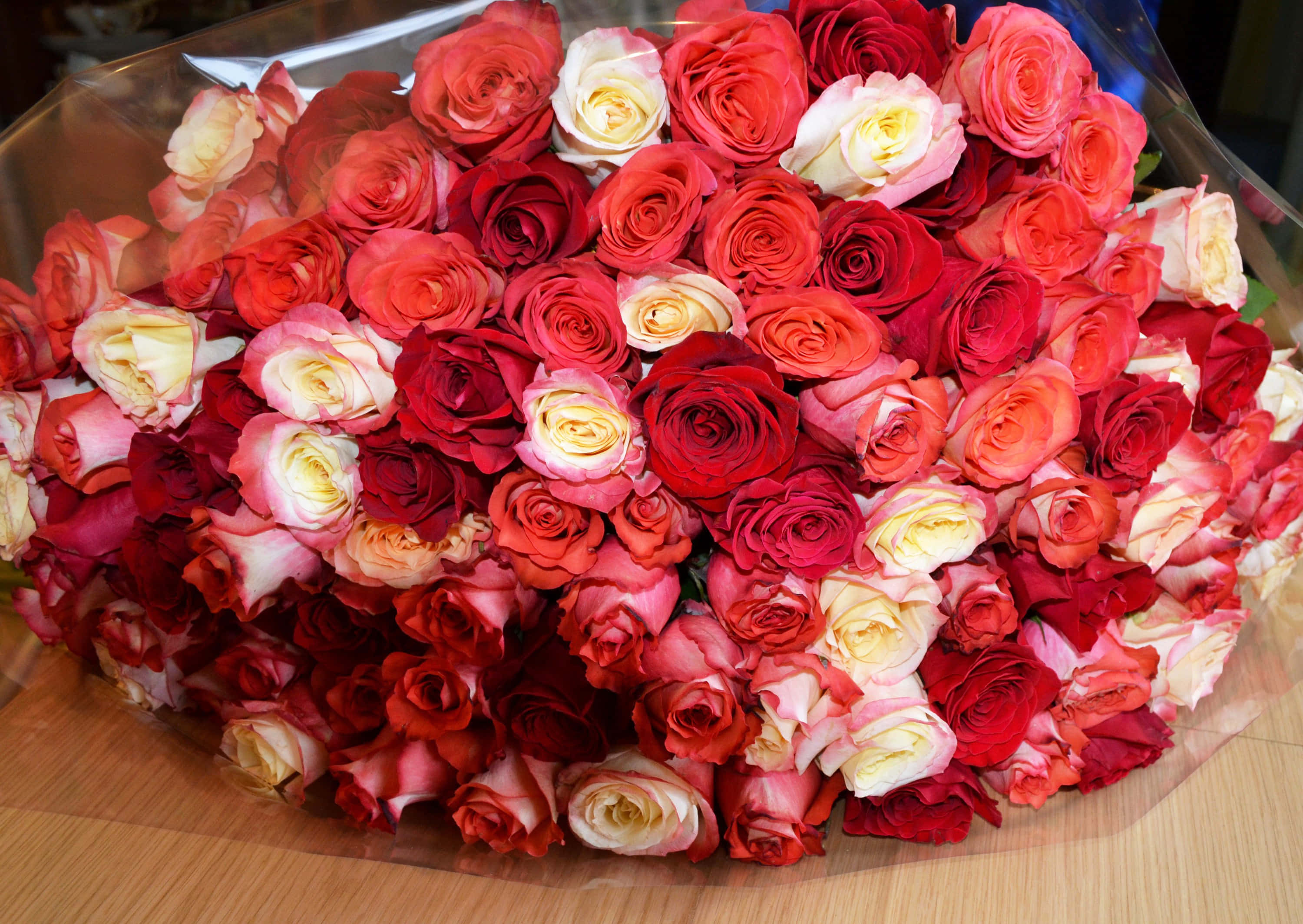 Picha za Bouquet Kubwa la Waridi Picha ya Ukuta