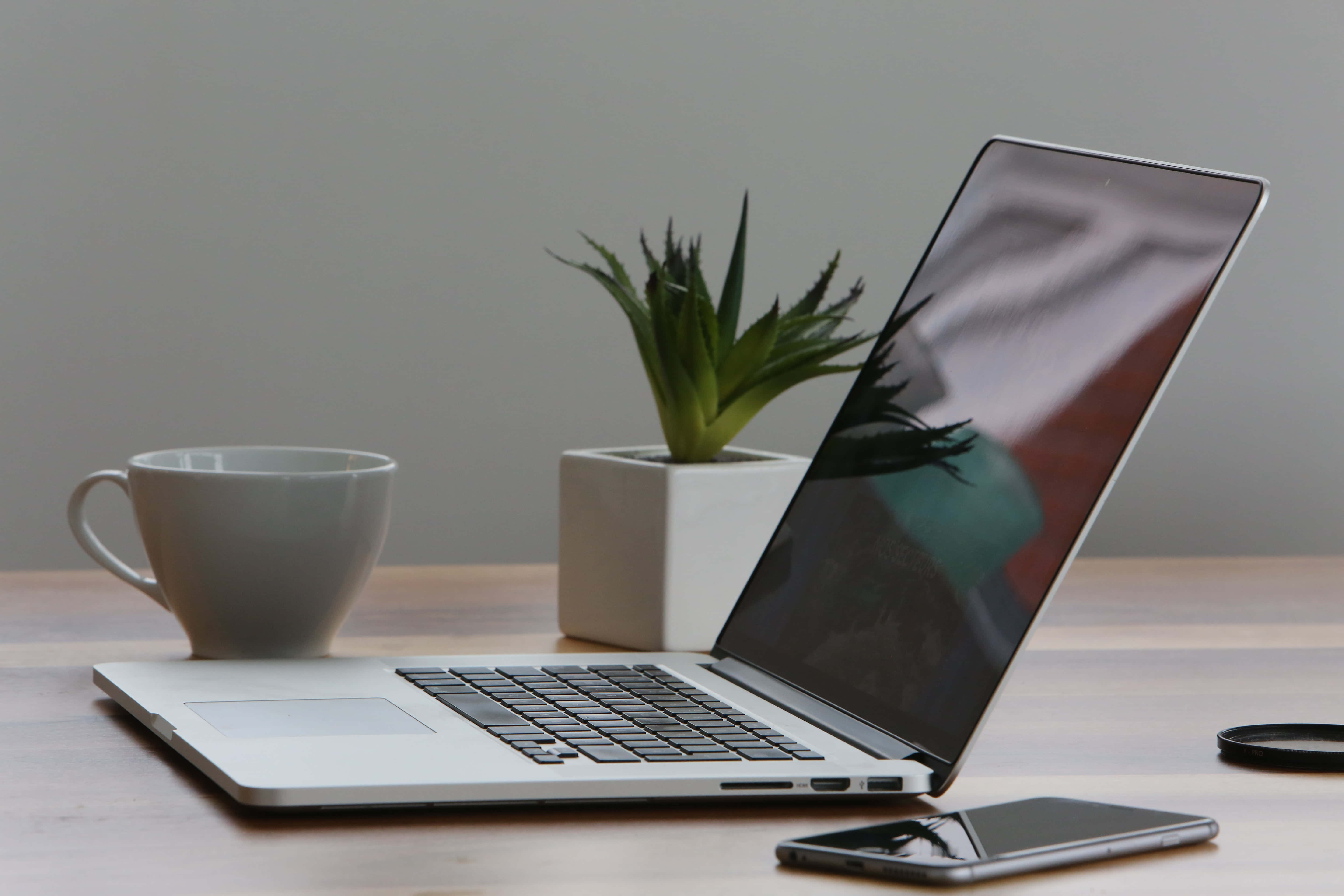 Picha za MacBook za kusaidia Picha ya Ukuta