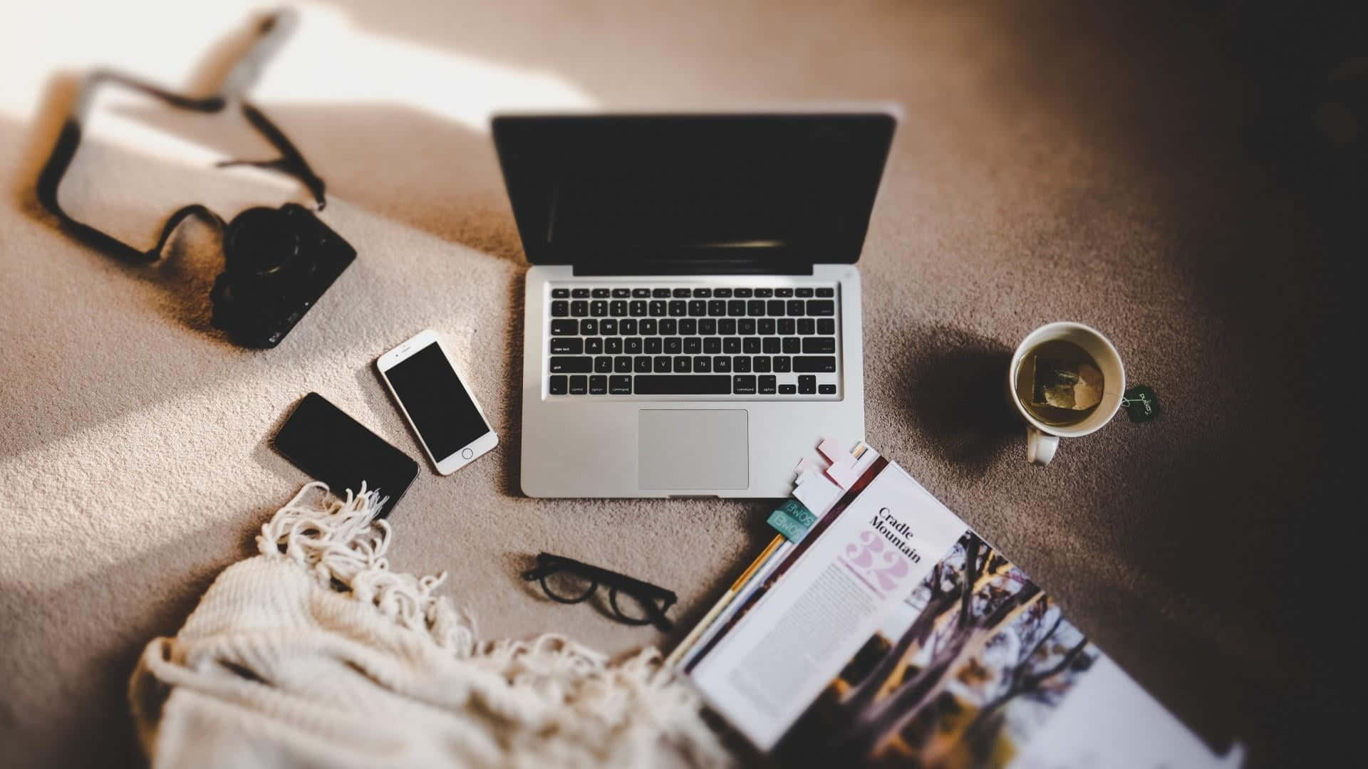 Picha za Macbook za Kuvutia Picha ya Ukuta