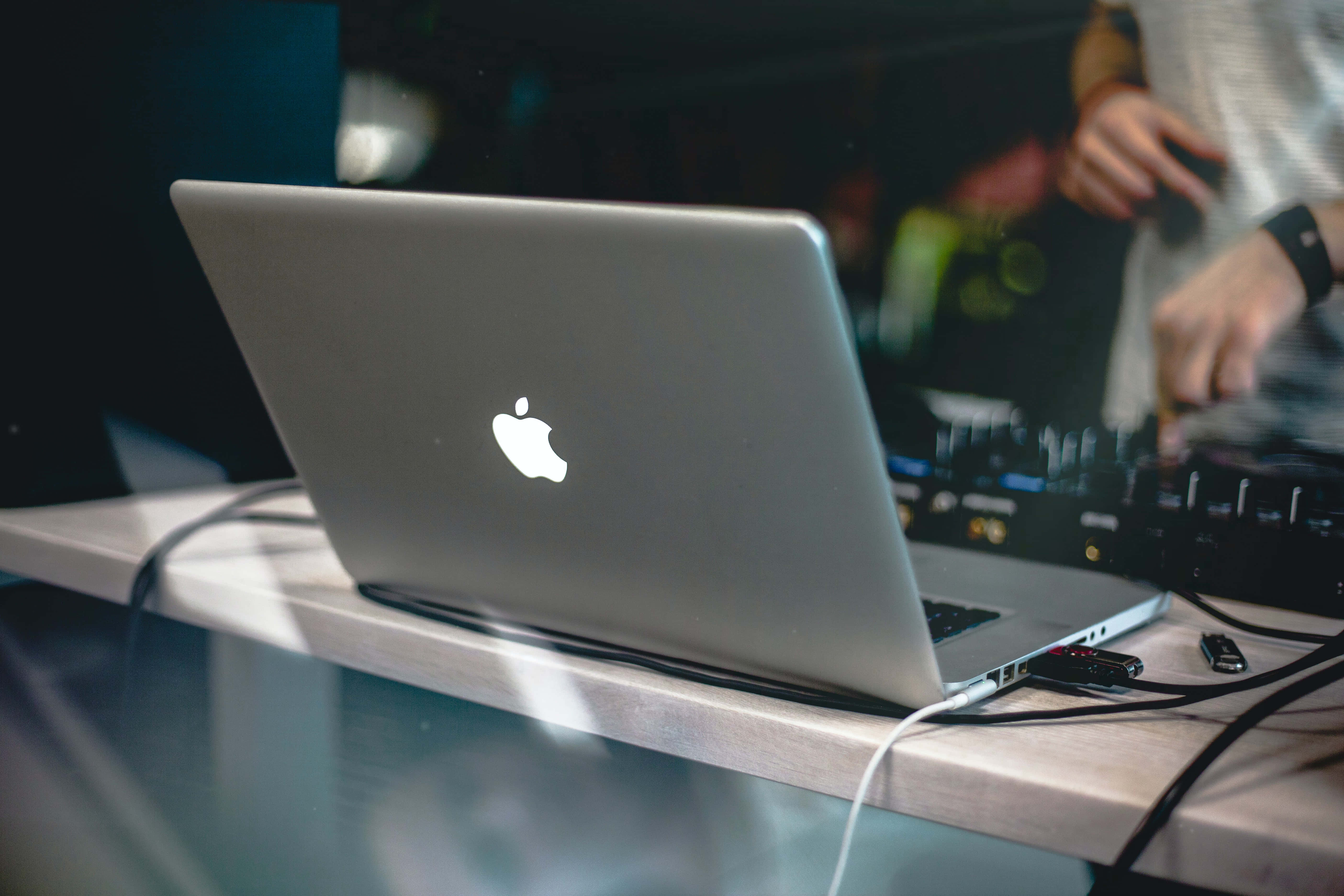 Picha za Macbook za Kuvutia Picha ya Ukuta