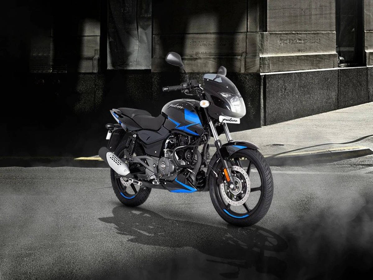 Pulsar 150 Kwenye Lami Picha ya Ukuta