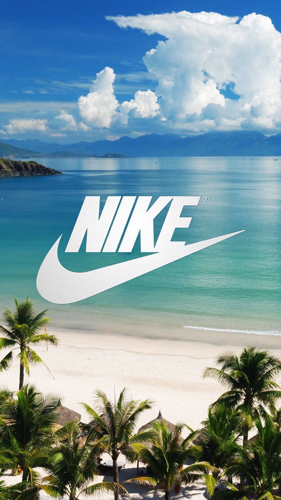Pwani ya Kuvutia na Nembo ya Nike Picha ya Ukuta